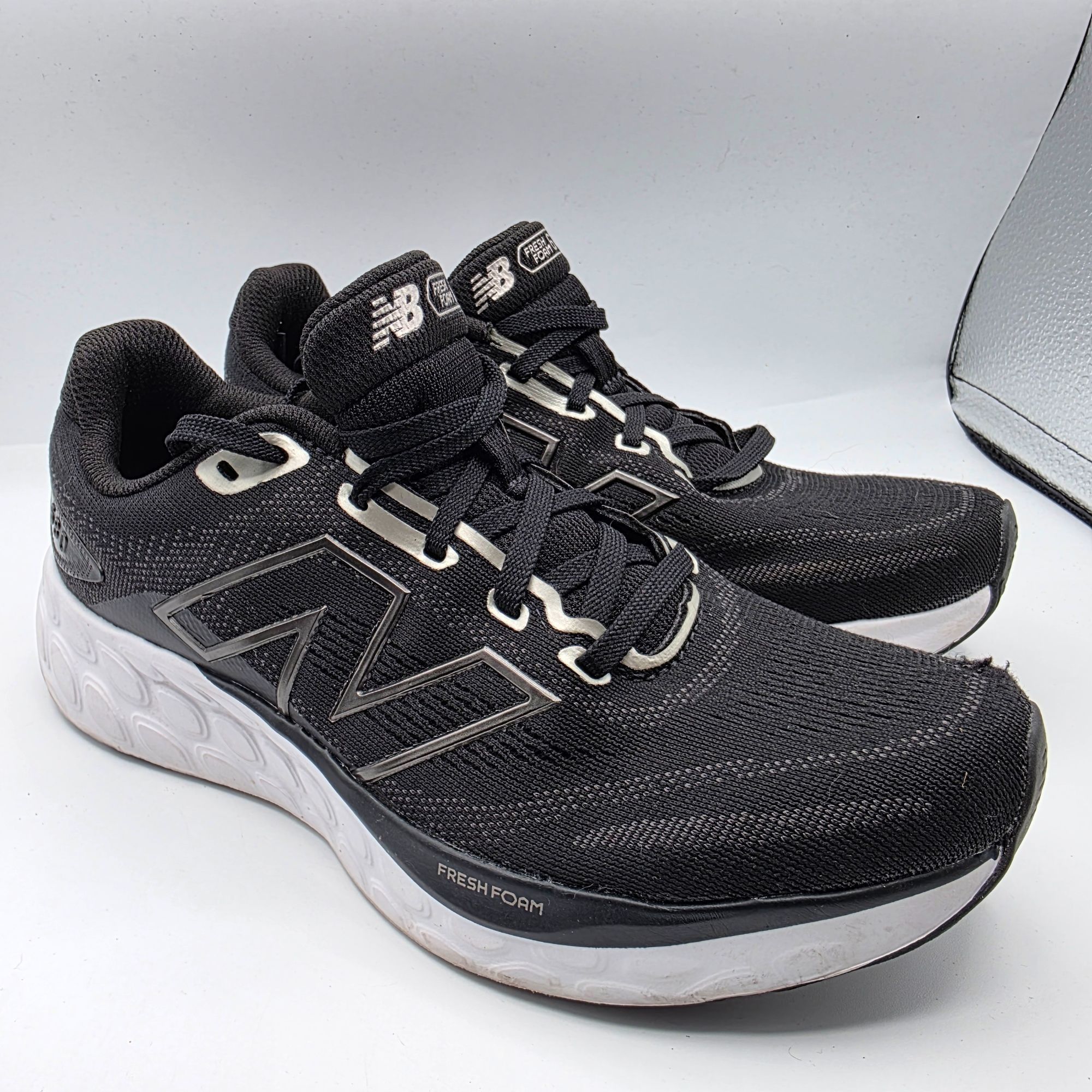 New Balance New Balance Fresh Foam 680v8 Womens Size 8 Black Athletic Sh Size US 8 / IT 38 - 1 Thumbnail