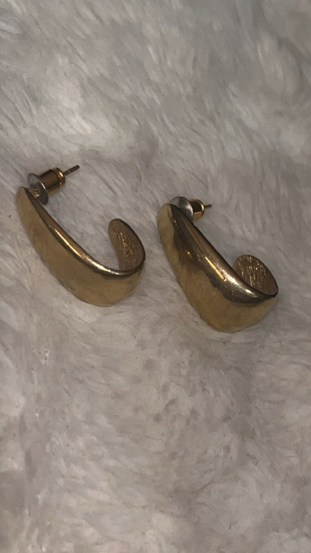 The Unbranded Brand Women's Unbranded Gold Tone Hoop Earrings One Size Size ONE SIZE - 1 Thumbnail