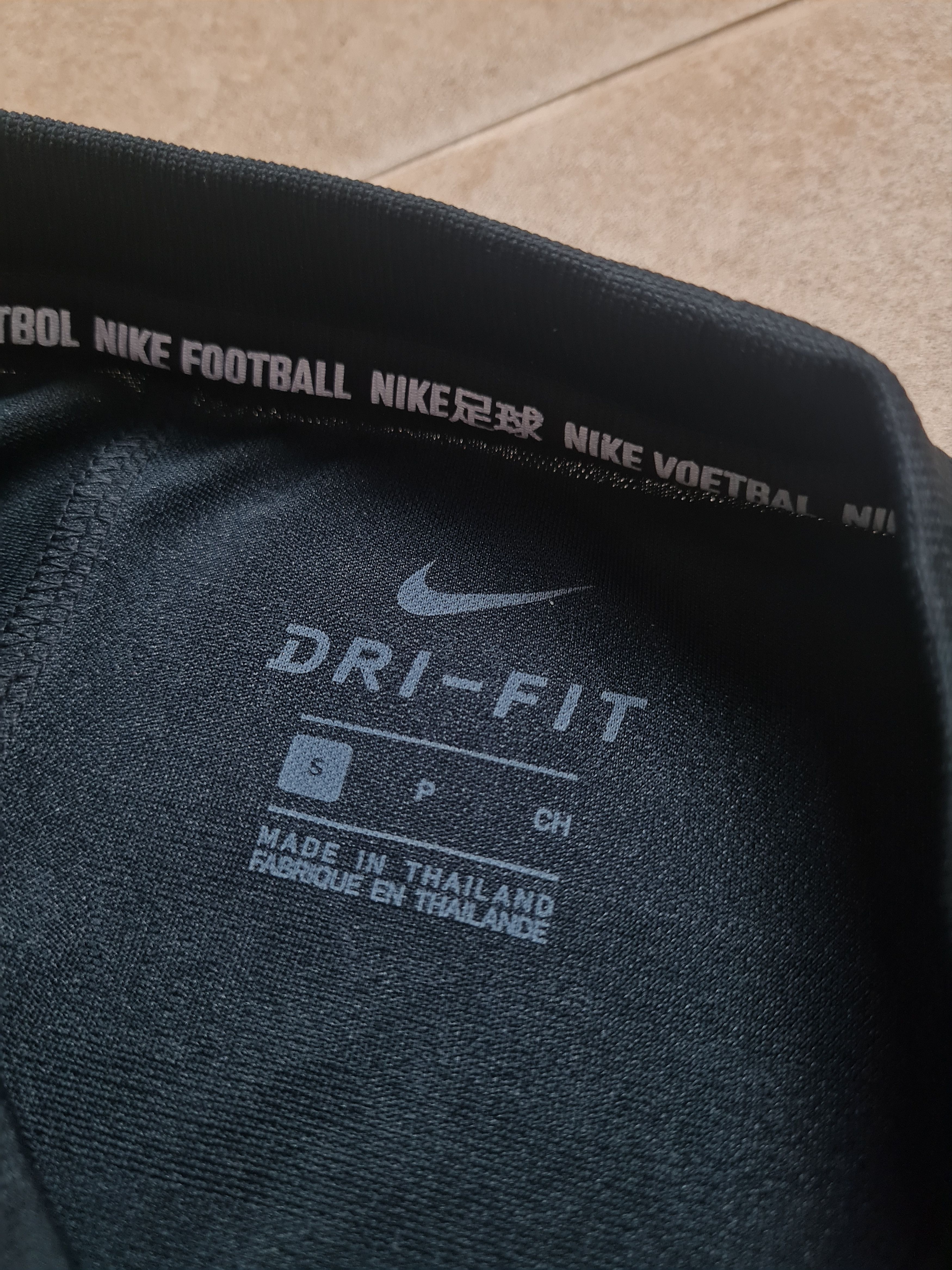 Nike T-shitrs Men’s FC Nike Football Club soccer foootball Jersey Size US S / EU 44-46 / 1 - 22 Thumbnail