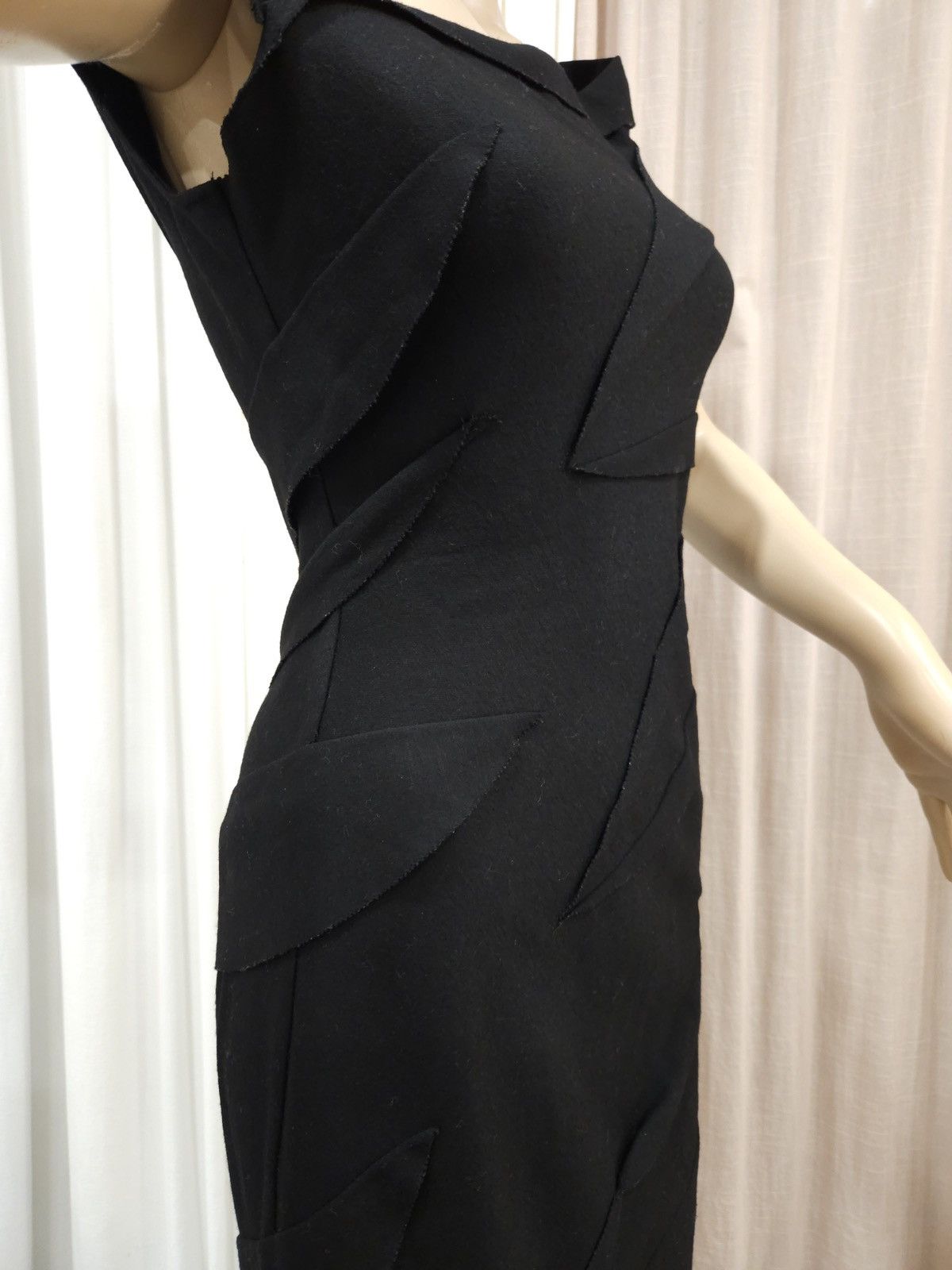 Diane von Furstenberg × Vintage DIANE VON FURSTENBERG Wool Elastic Slim-Fit Ruffled Dress Size S / US 4 / IT 40 - 15 Thumbnail