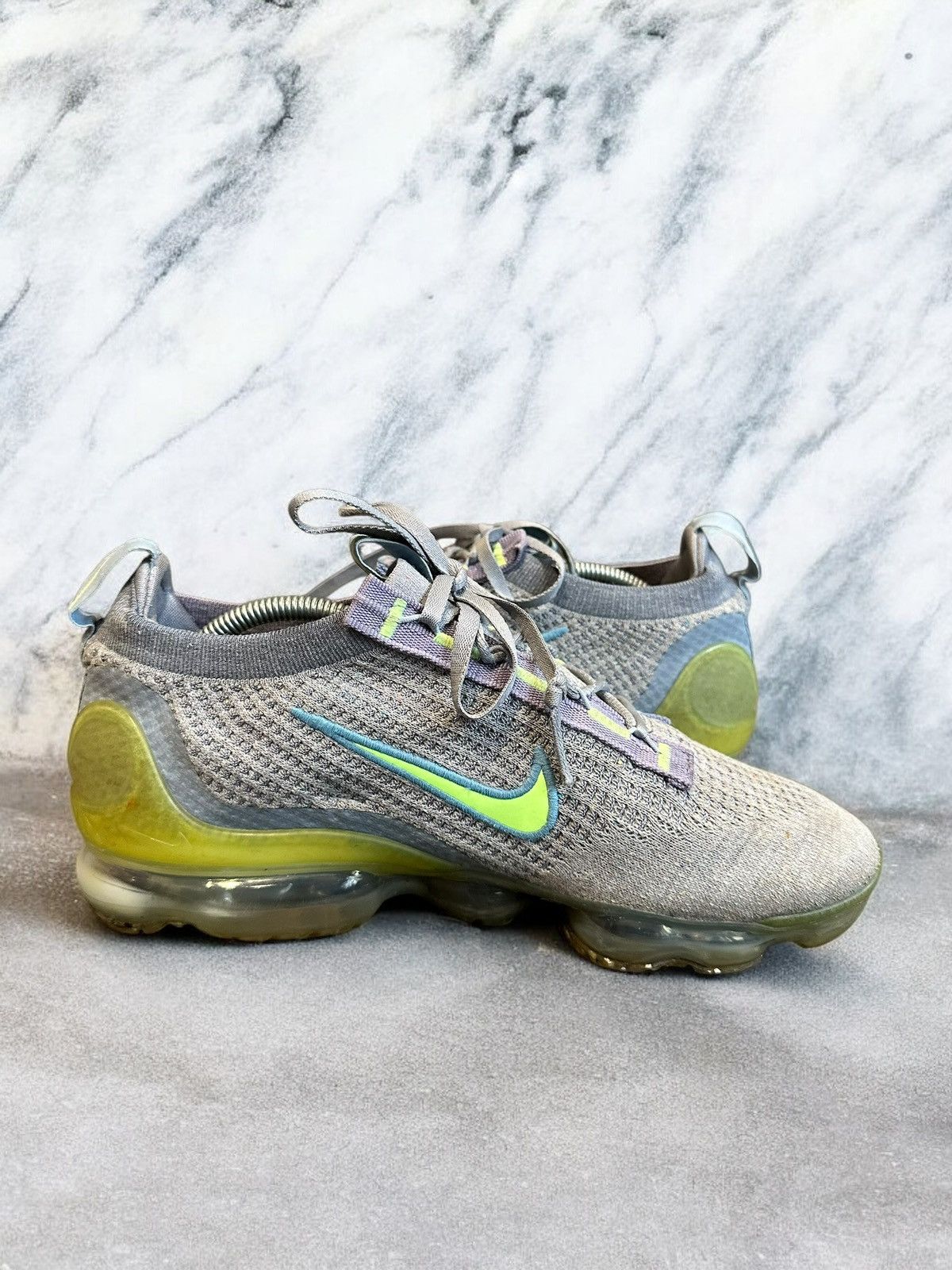 Nike Vapormax Nike grey low top sneakers Size US 9.5 / EU 42-43 - 6 Thumbnail