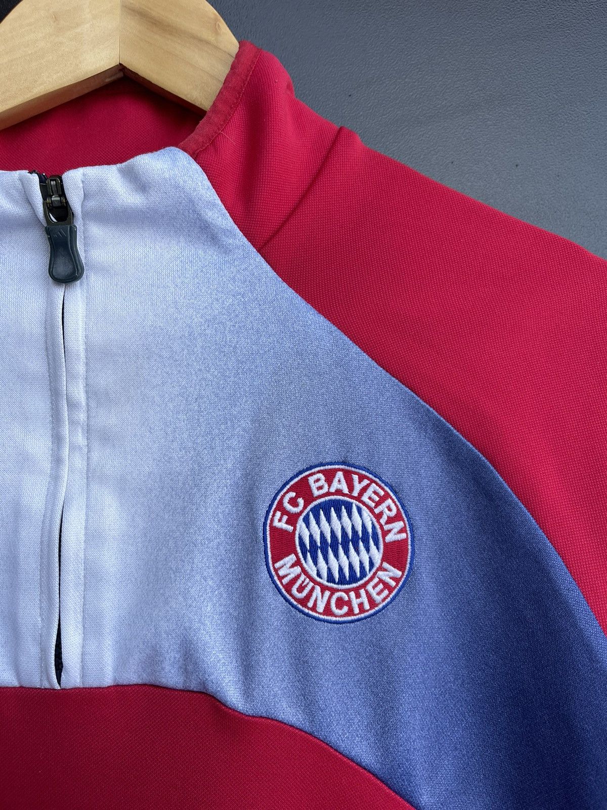 Vintage BAYERN MÜNICH 2003 2004 TRACK JACKET ADIDAS CHAMPIONS LEAGUE Size US L / EU 52-54 / 3 - 6 Thumbnail
