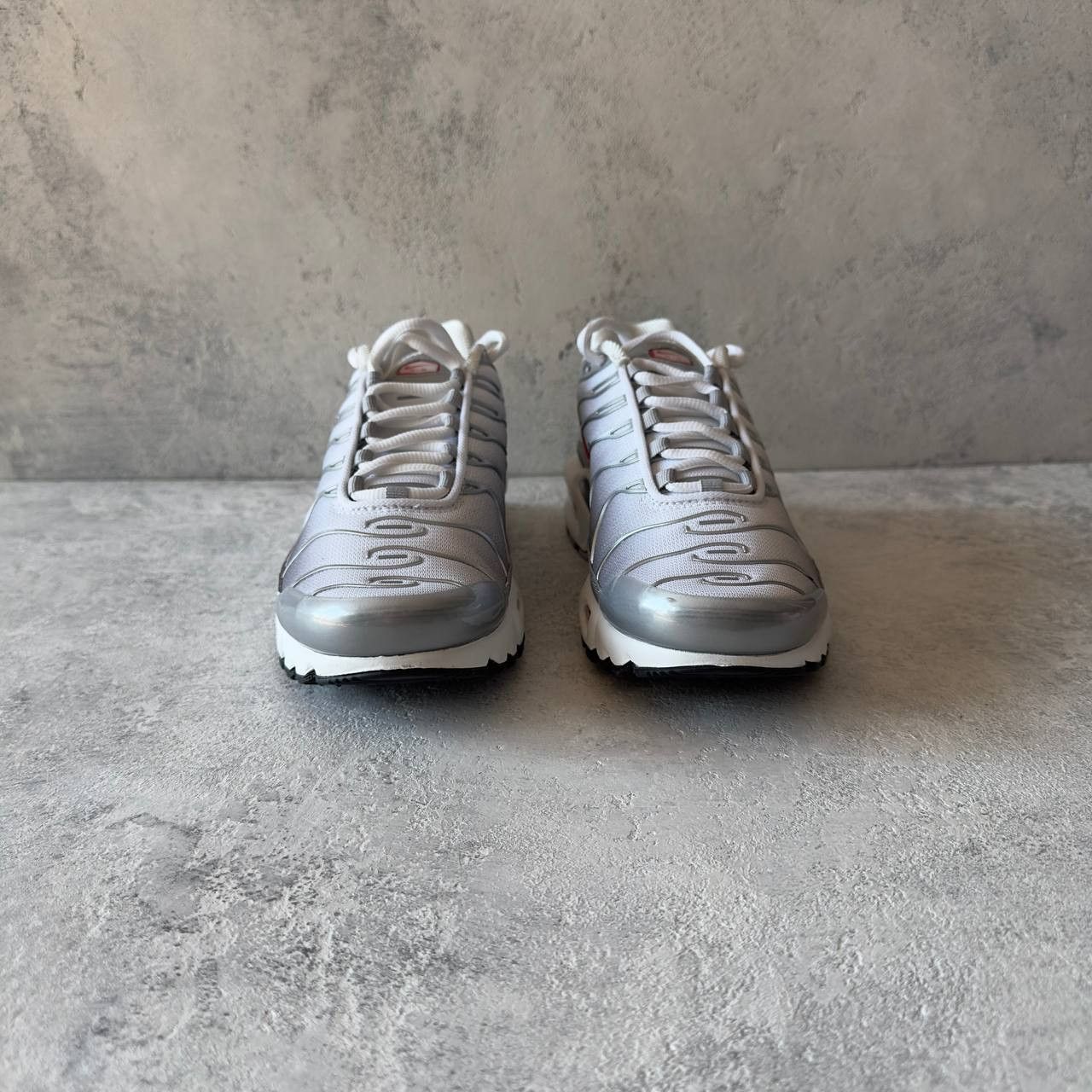 Nike Air Max Plus 'Metallic Silver University Red' HM9654-001 Size US 7 / IT 37 - 5 Thumbnail