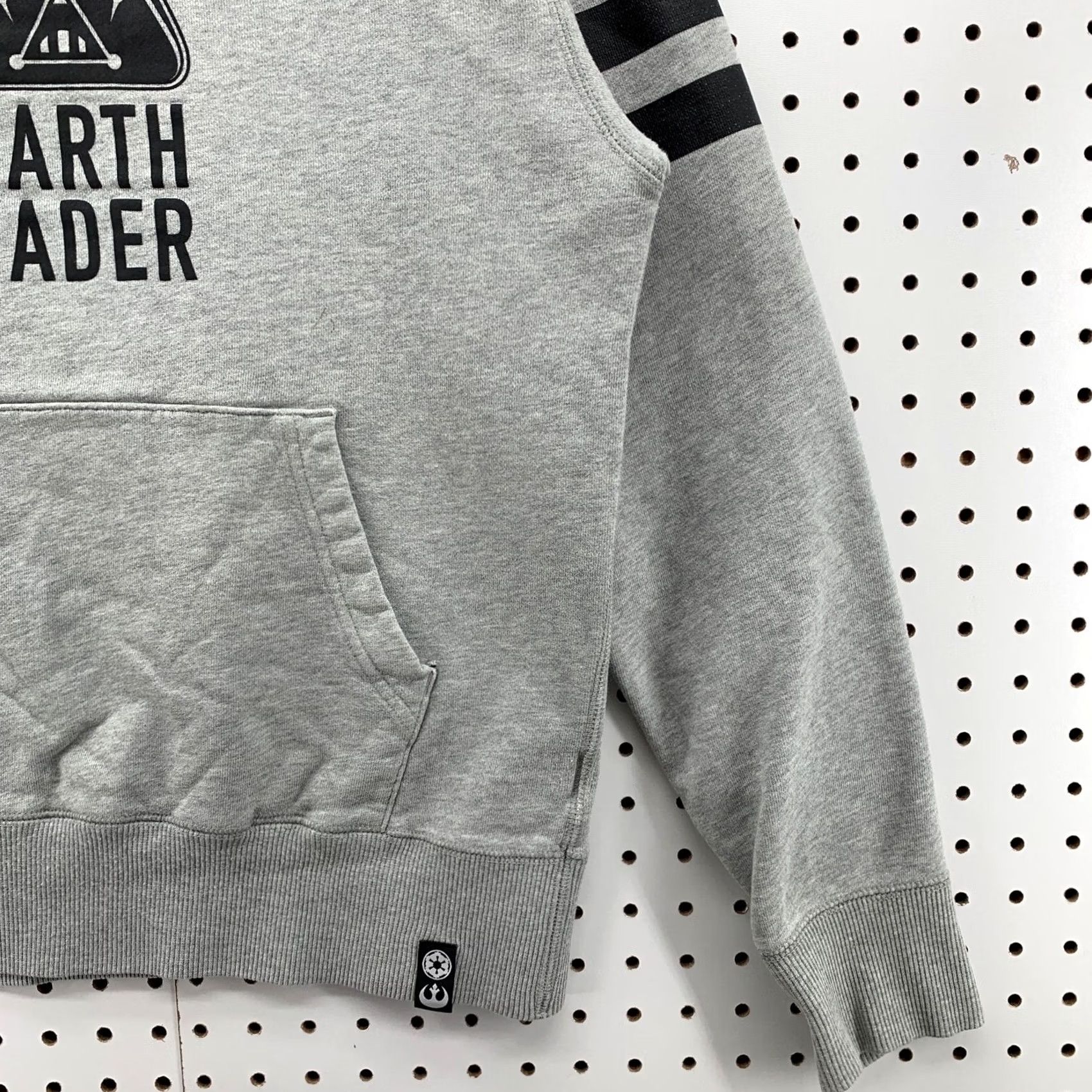 Uniqlo Uniqlo Star Wars Hoodie Mens XS Gray Darth Vader Pullover Hooded Pockets movie Size US XS / EU 42 / 0 - 5 Thumbnail