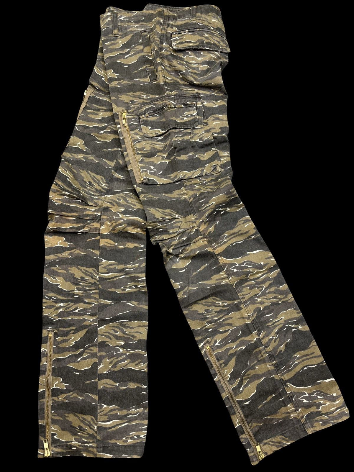 Japanese Brand VANQUISH Japan Multizipper Tactical Cargo Skinny Pant F705 Size US 33 - 1 Thumbnail