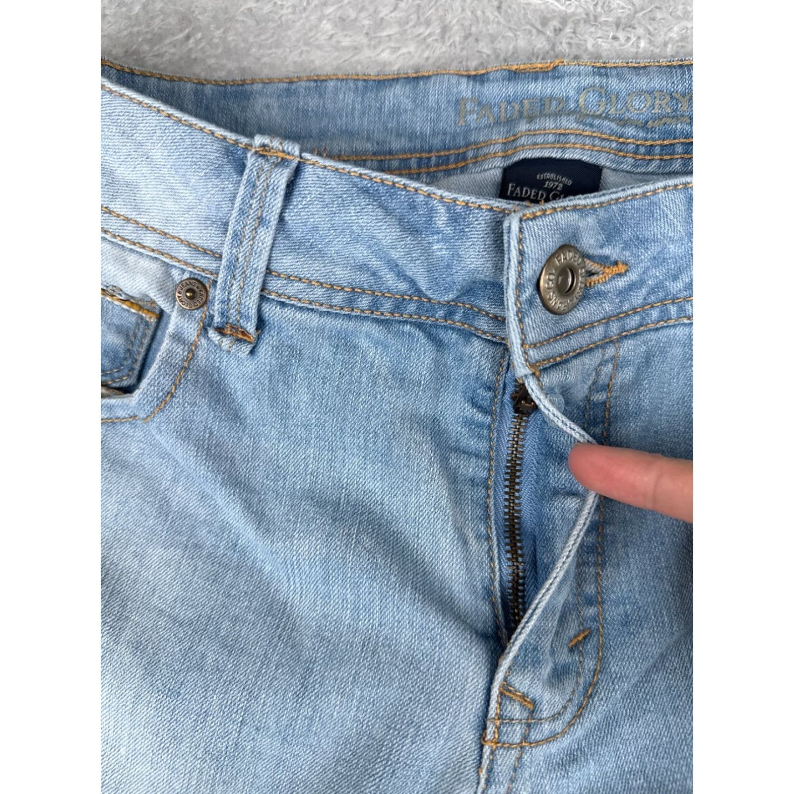 Faded Glory Faded Glory Women's Capris Pants 12 Blue Denim Crop Mid Rise Casual Comfortable Cotton Blend Size 34" / US 12 / IT 48 - 5 Thumbnail
