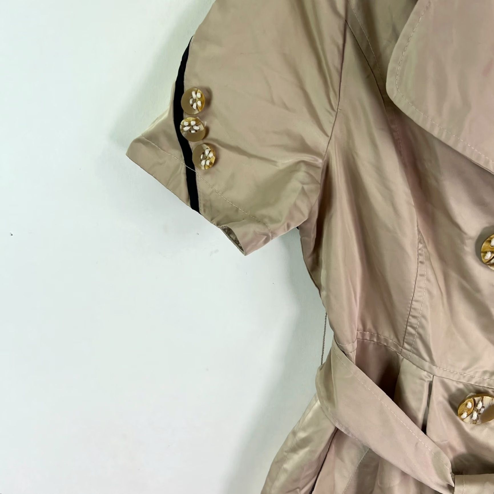 Max Mara VINTAGE Max Mara Trench Coat Women's Size M Beige Short Sleeve Belted Cotton Blend Classic Designer Size 32" / US 10 / IT 46 - 6 Thumbnail