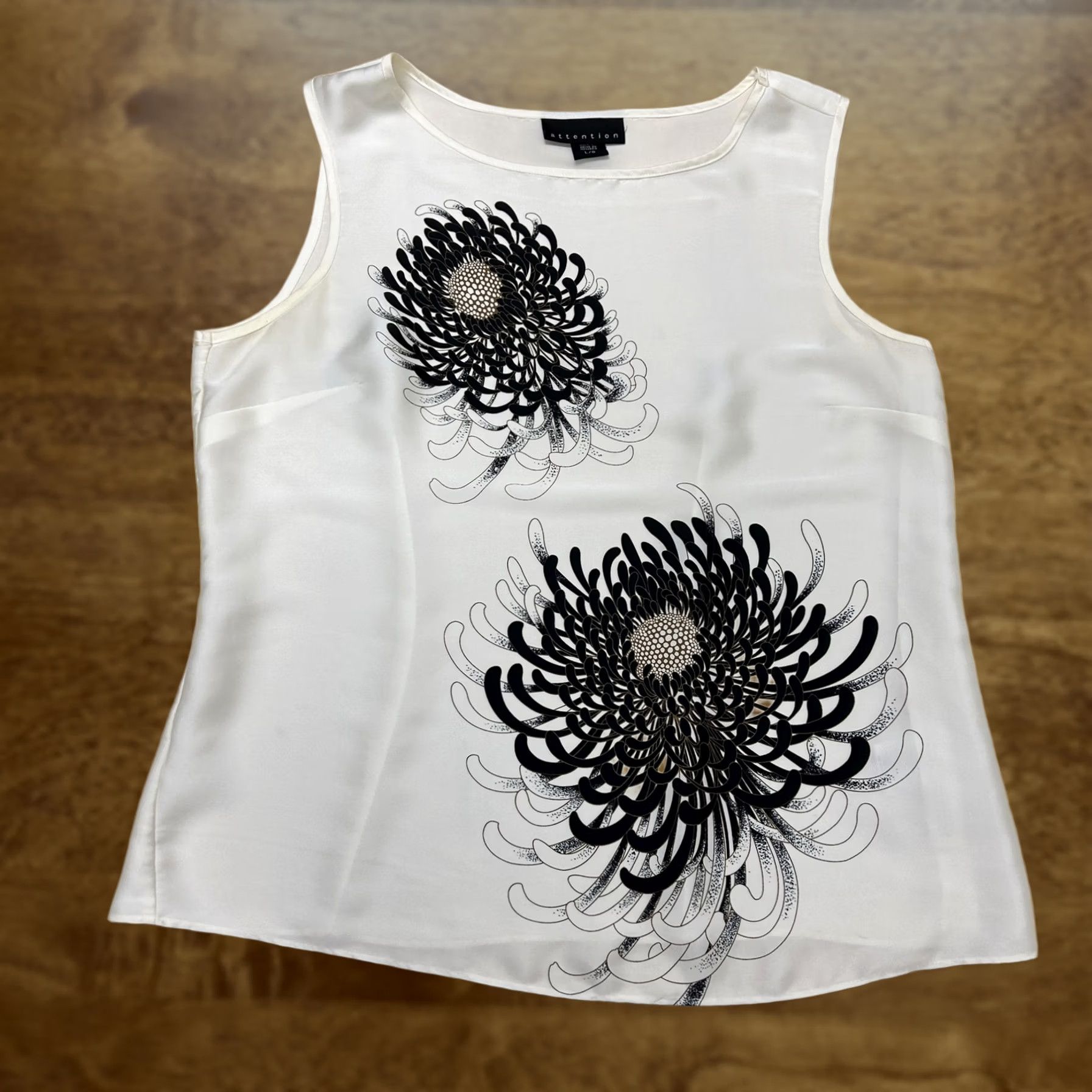 Vintage Attention Tank Top Womens Large White Floral Graphic Sleeveless Satin Blouse Size L / US 10 / IT 46 - 1 Thumbnail