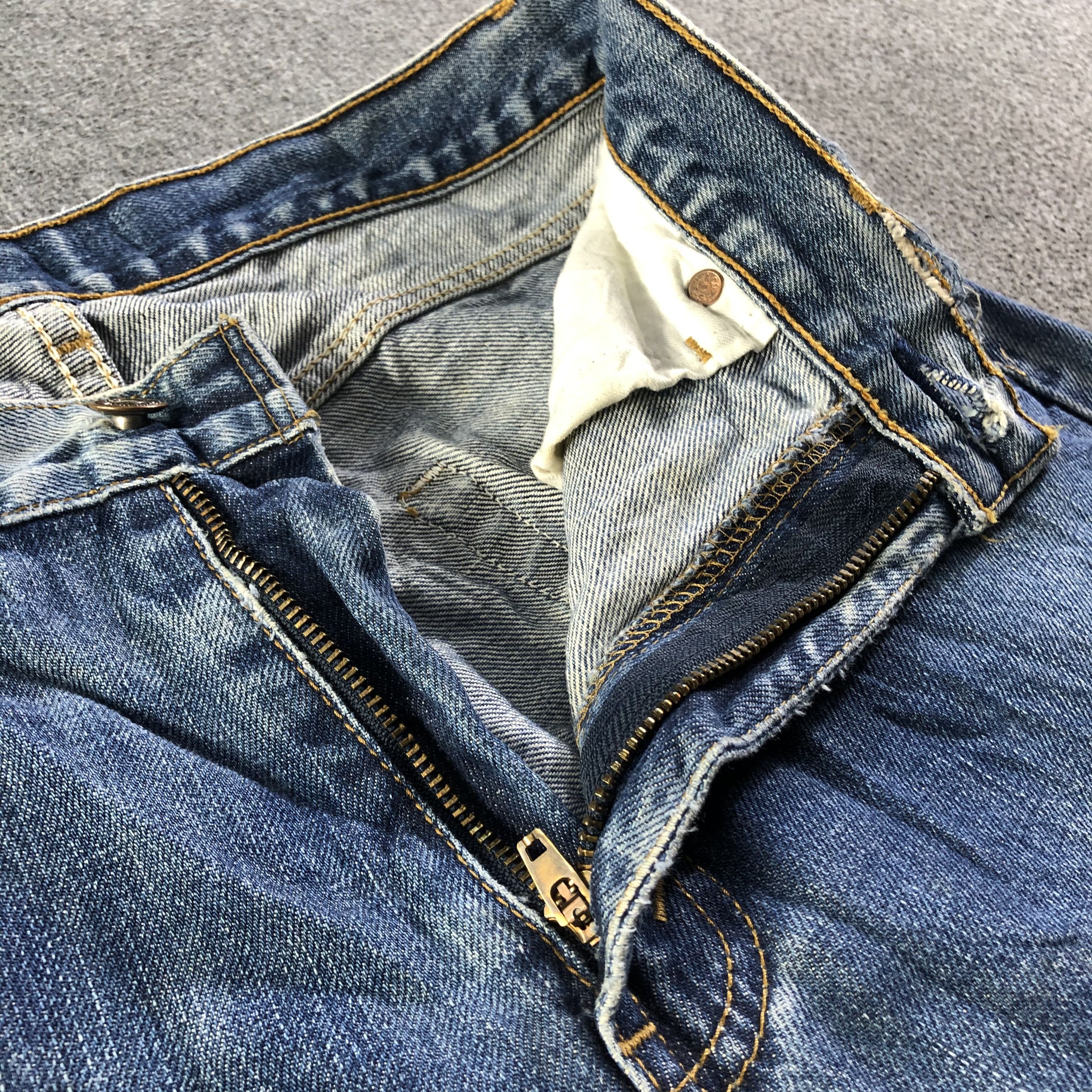 Levi's Vintage Blue Wash Levis 505 Jeans-J4605 Size US 27 - 9 Thumbnail
