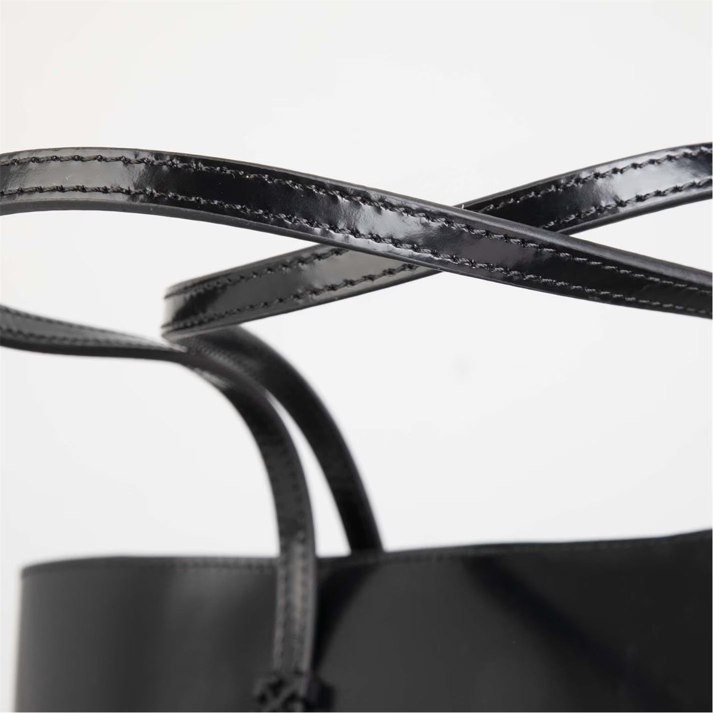 Off-White o1g2r1mq0225 Size: OS / Tote Bag in Black Size ONE SIZE - 5 Thumbnail