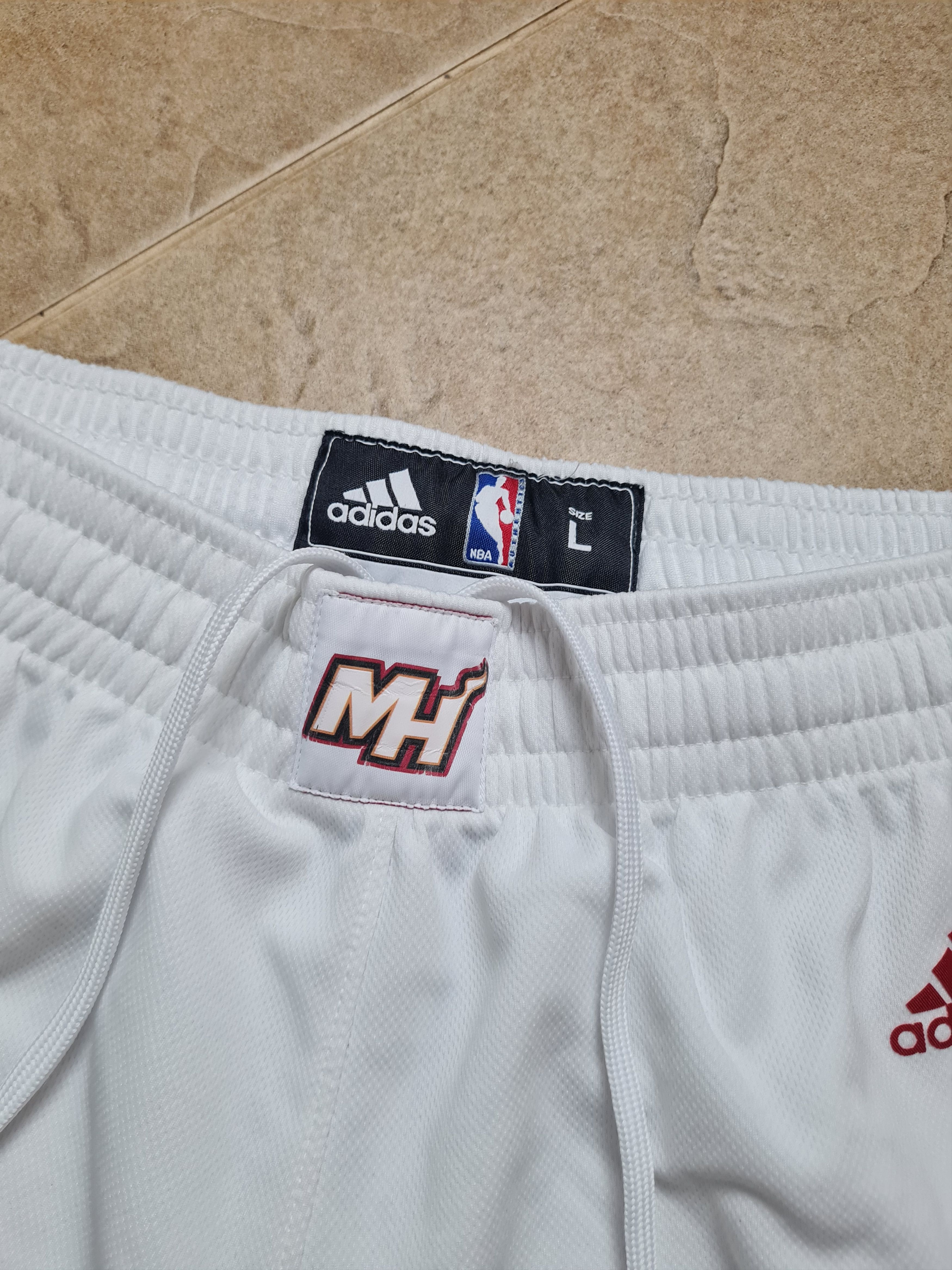 Adidas Vintage Rare Shorts Adidas Miami Heat Game NBA White Size L Size US 32 / EU 48 - 6 Thumbnail