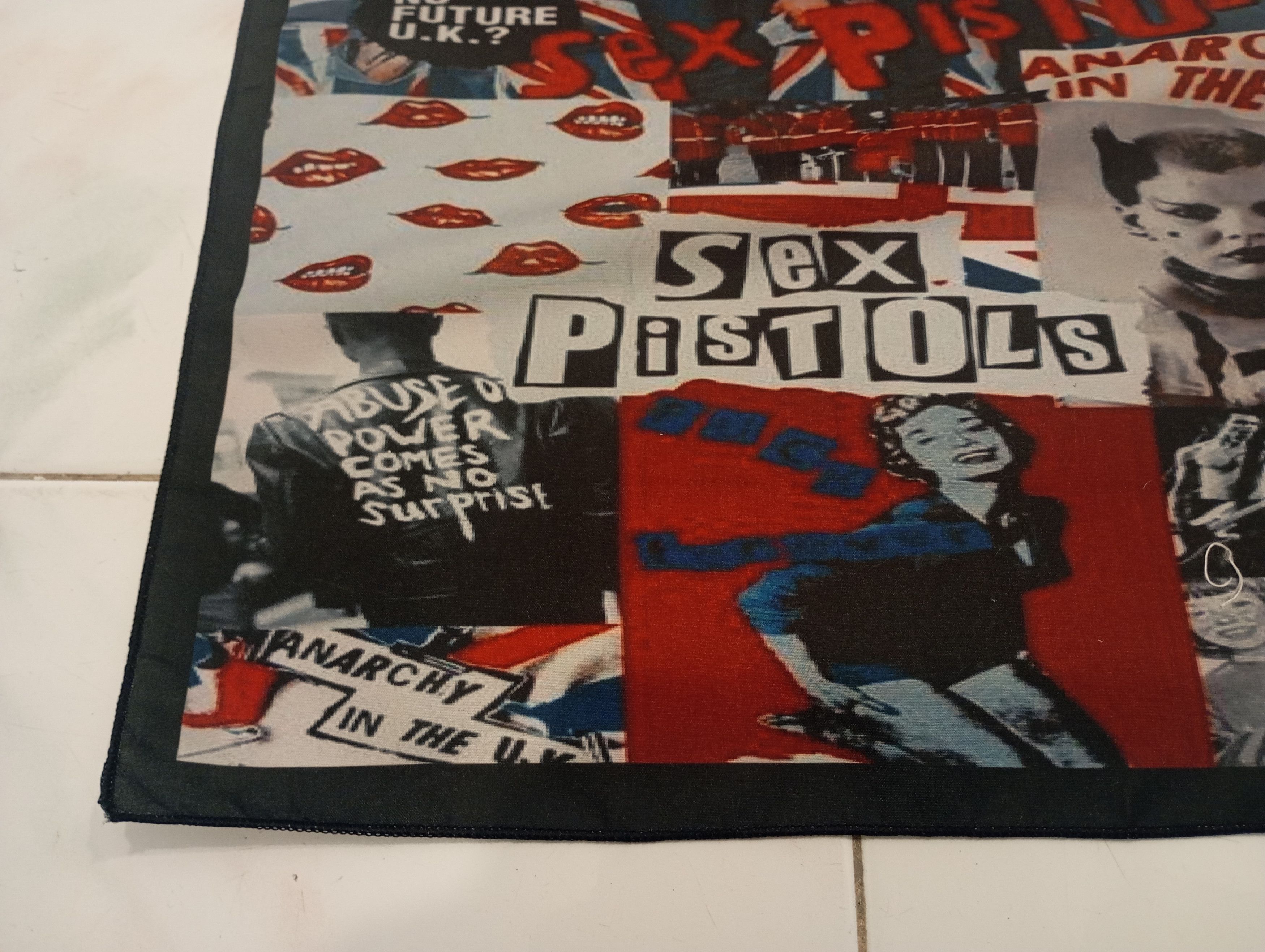 Band Tees Skulls Bandana Handkerchief sex pistols Size ONE SIZE - 3 Thumbnail