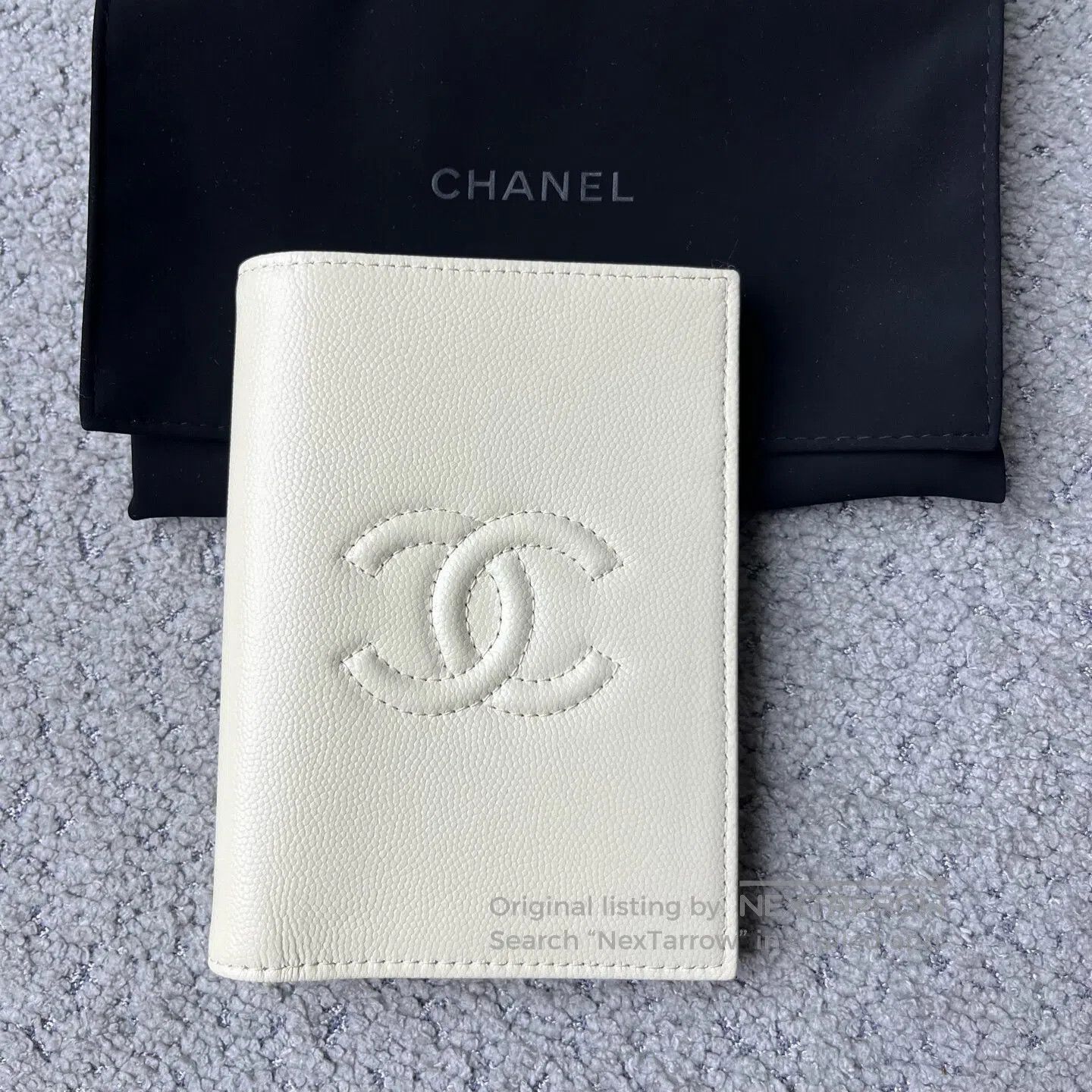 Chanel Chanel Letter-shaped patterned embossed leather passport c Size ONE SIZE - 2 Thumbnail