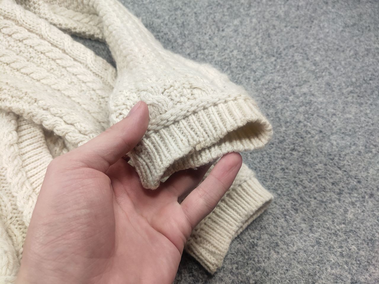 Aran Crafts Aran Crafts soft wool Cable Knit Cardigan Sweater Vintage Size L / US 10 / IT 46 - 10 Thumbnail