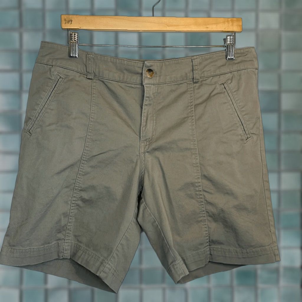 Vintage Woolrich Bermuda Shorts Womens 12 Khaki Outdoor Camping Tan Size 34" / US 12 / IT 48 - 1 Thumbnail