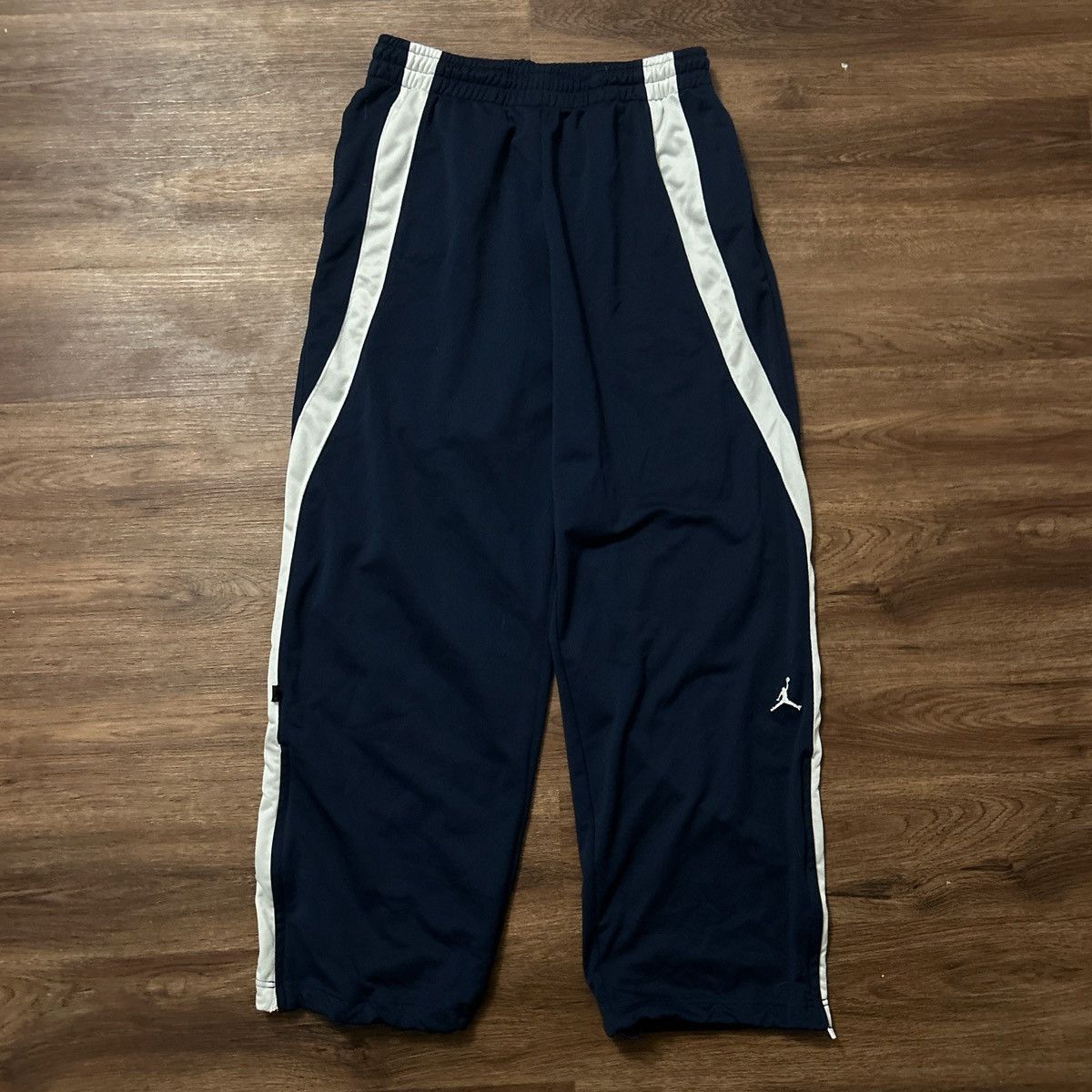 Jordan Brand × Nike Vintage baggy Air Jordan logo sweats Size US 32 / EU 48 - 1 Thumbnail