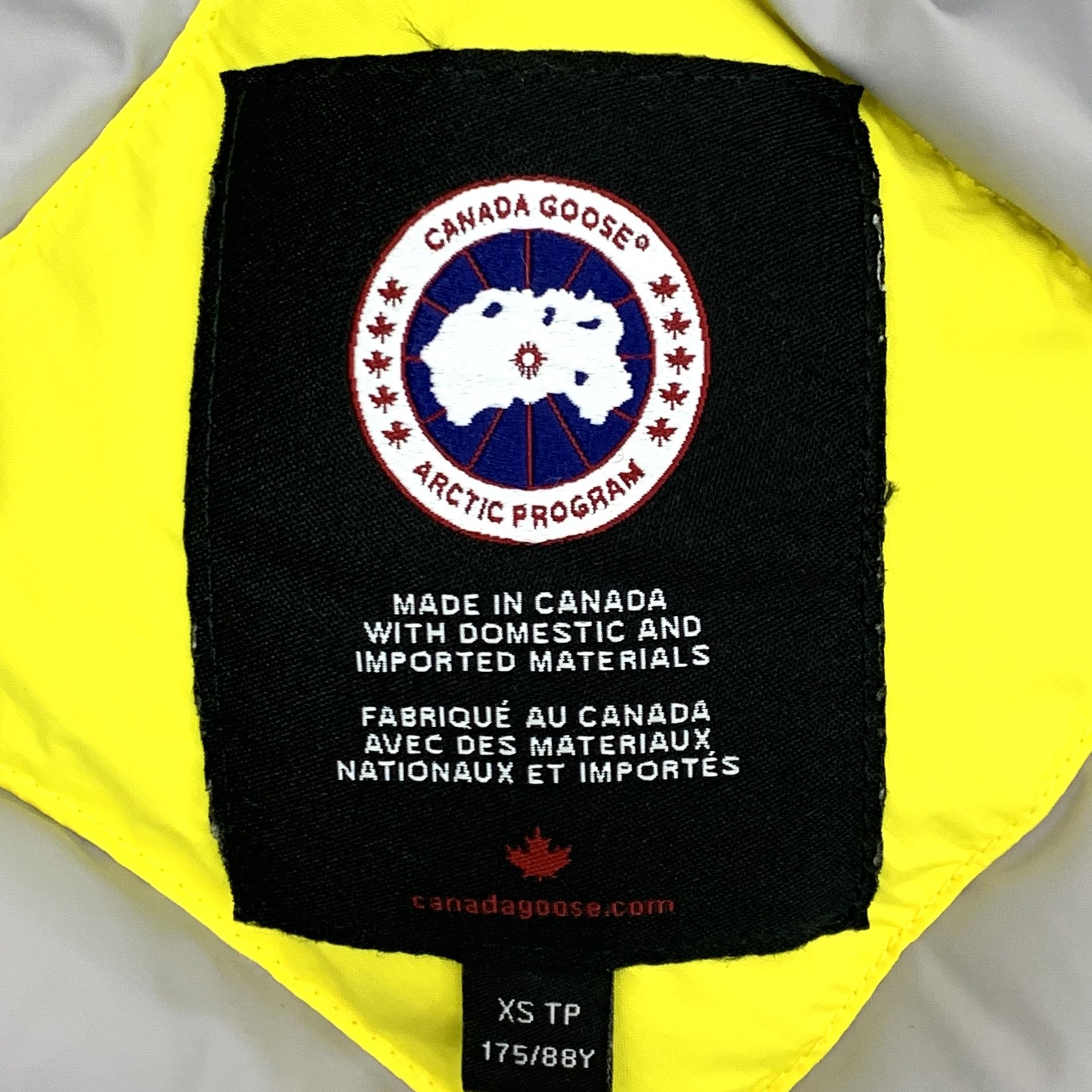 Canada Goose Canada Goose Chilliwack Jacket Yellow (XS) Size US XS / EU 42 / 0 - 6 Thumbnail