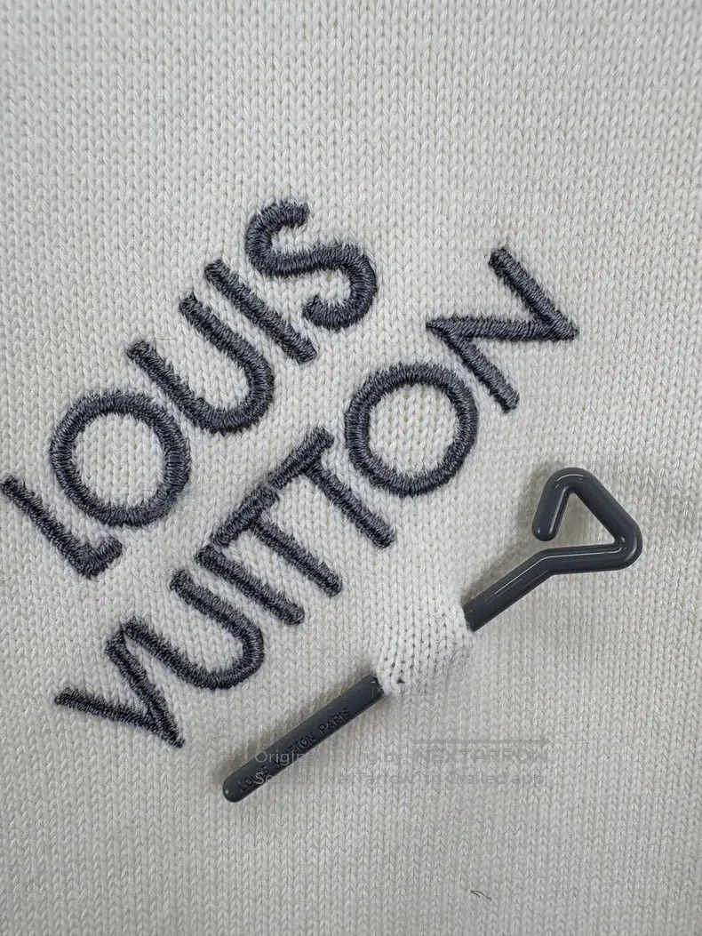 Louis Vuitton White pin short sleeve