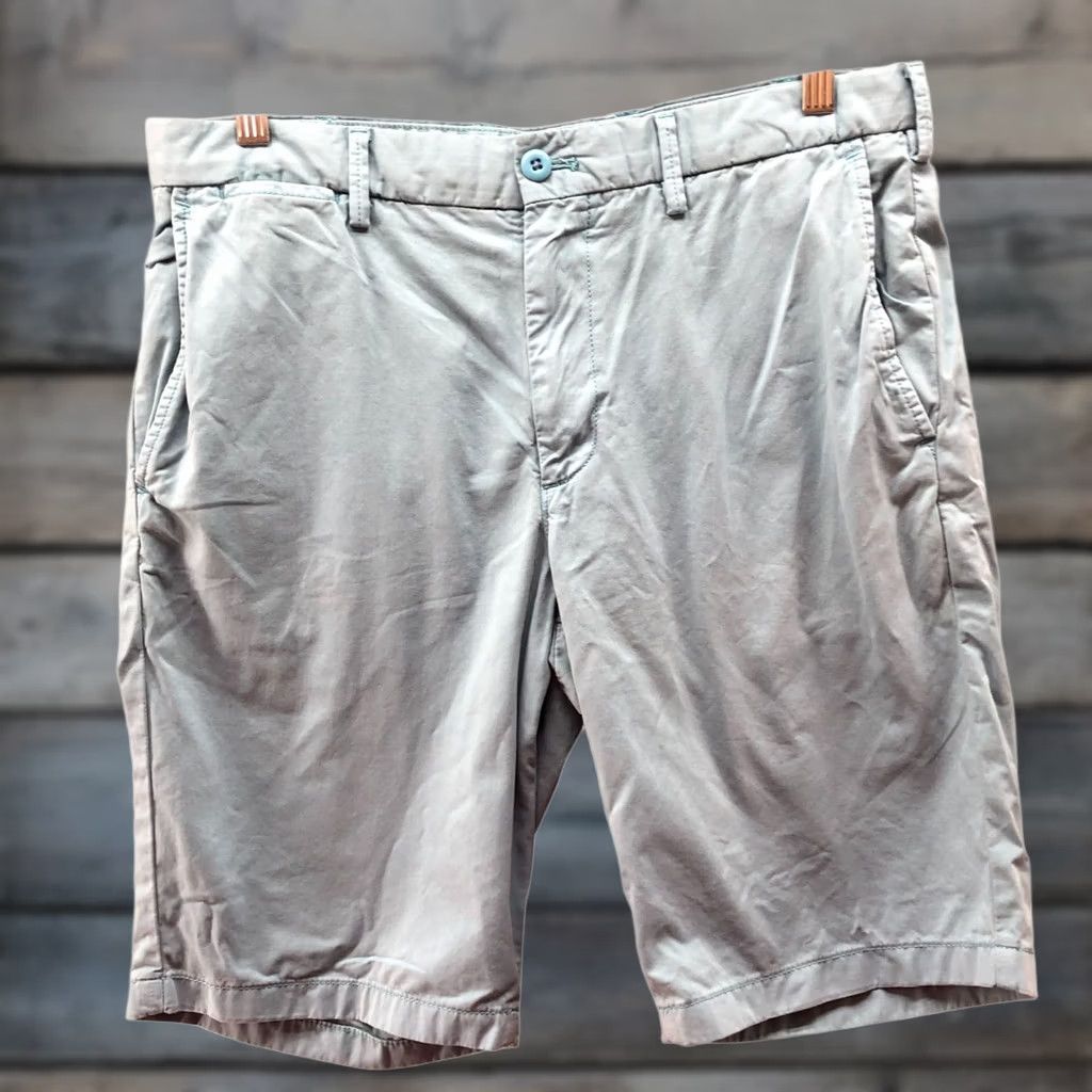 Uniqlo Uniqlo Chino Shorts Mens M 30-33 inch Light Blue Flat Front Cotton 10'' Inseam Mens Regular Blue Chino Shorts Shirt? Size US 31 - 1 Thumbnail