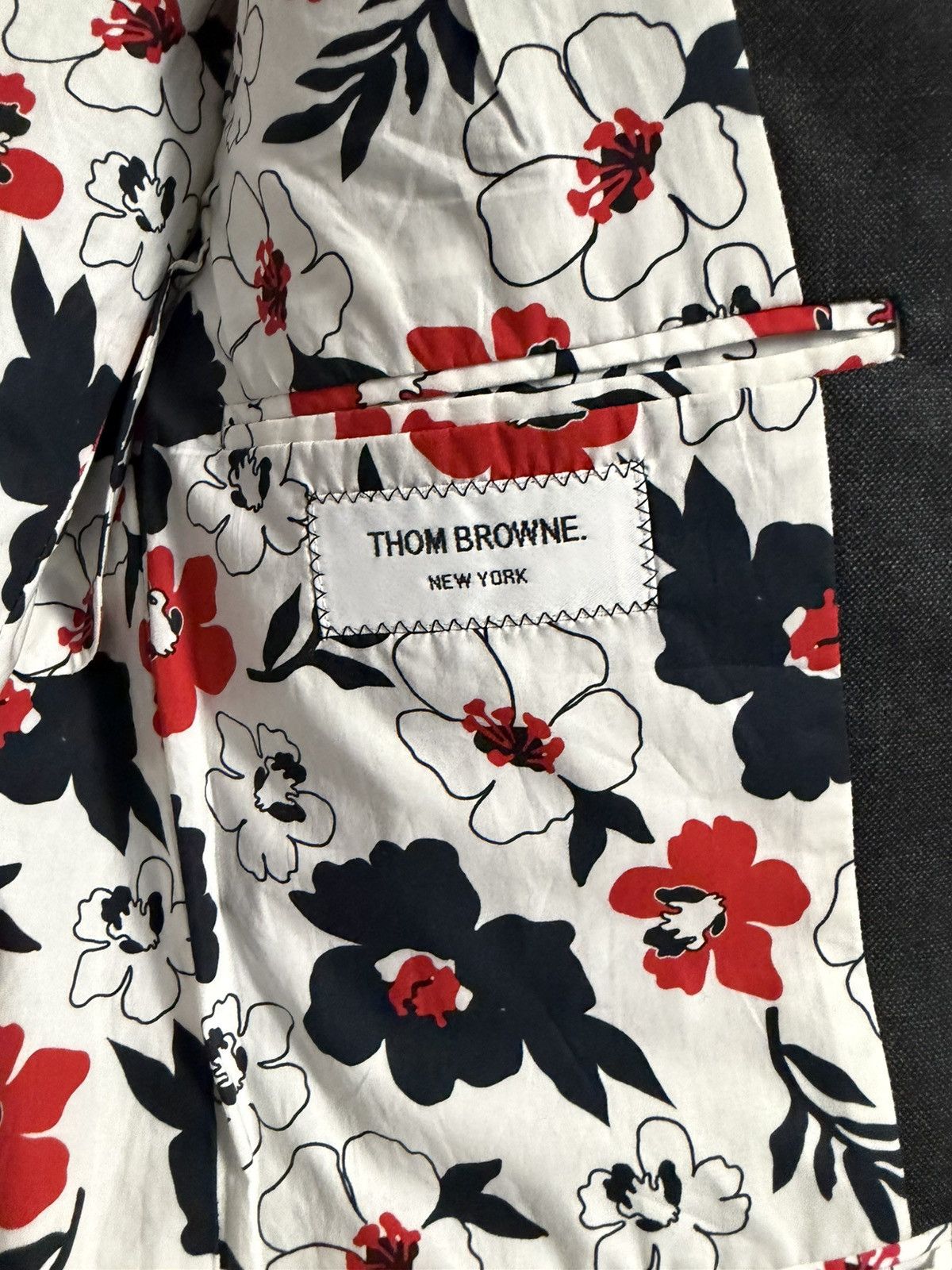 Thom Browne Shark Fin Coat Size US S / EU 44-46 / 1 - 9 Thumbnail