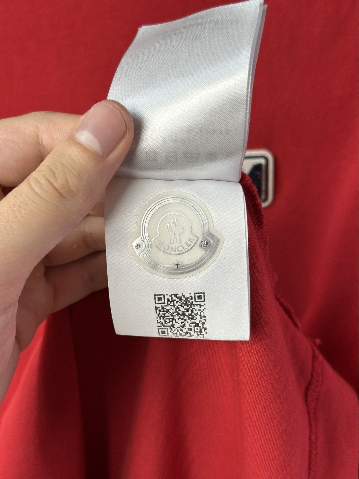 Moncler Moncler Maglia T-Shirt Patch Logo Red Tee Size US M / EU 48-50 / 2 - 12 Thumbnail