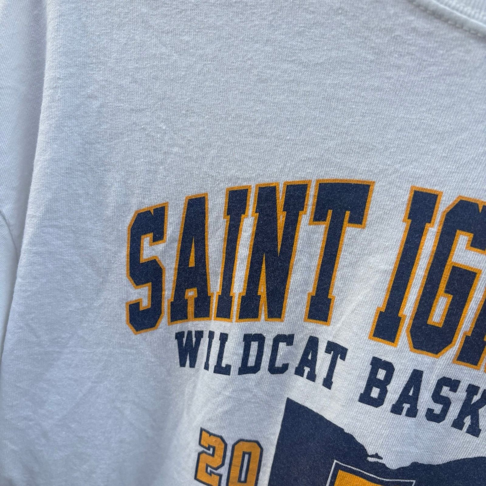Gildan Saint ignatius final 4 t shirt Size US XL / EU 56 / 4 - 4 Thumbnail