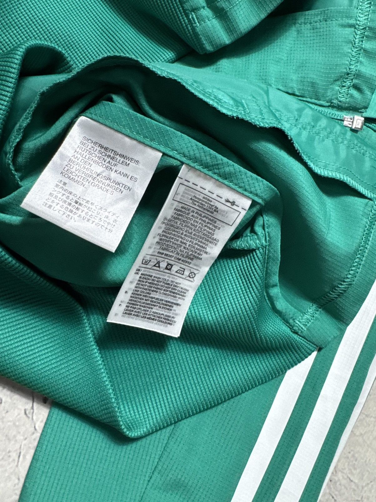 Adidas Adidas FC Celtic Nylon Football Full Zip Jacket Soccer Size US S / EU 44-46 / 1 - 8 Thumbnail