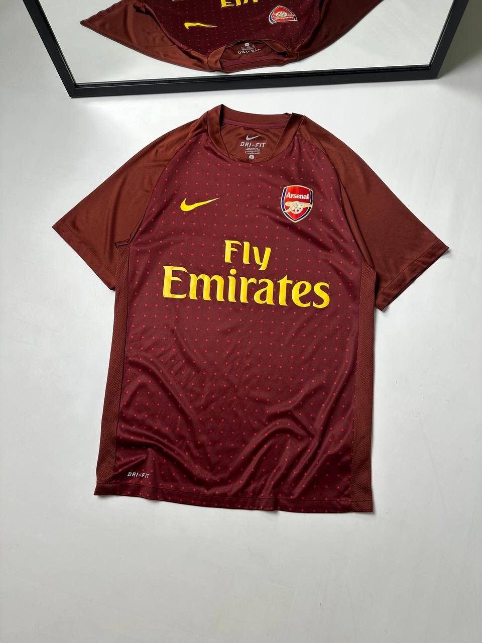 Nike Arsenal 2011-12 Burgundy Nike Training T Shirt Size US S / EU 44-46 / 1 - 1 Thumbnail