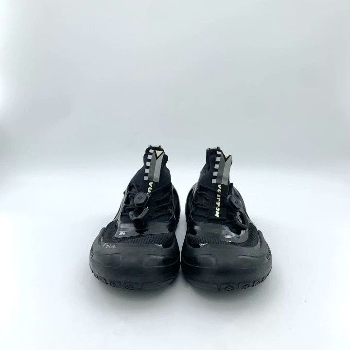 Louis Vuitton Louis Vuitton Barracuda 39 Black Sneakers Size US 6 / EU 39 - 3 Thumbnail