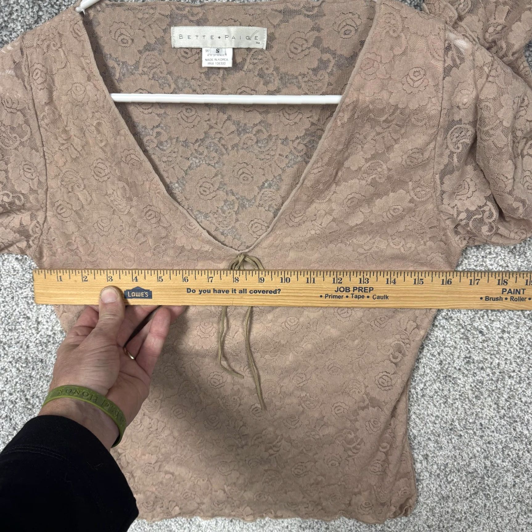 Paige VINTAGE Bette Paige Blouse S Women Bell Sleeve Lace Top Beige Floral Bohemian Fairy Gothic Retro 3/4 Sleeve V-Neck Sheer Knit Nylon Spandex Unlined Size S / US 4 / IT 40 - 6 Thumbnail