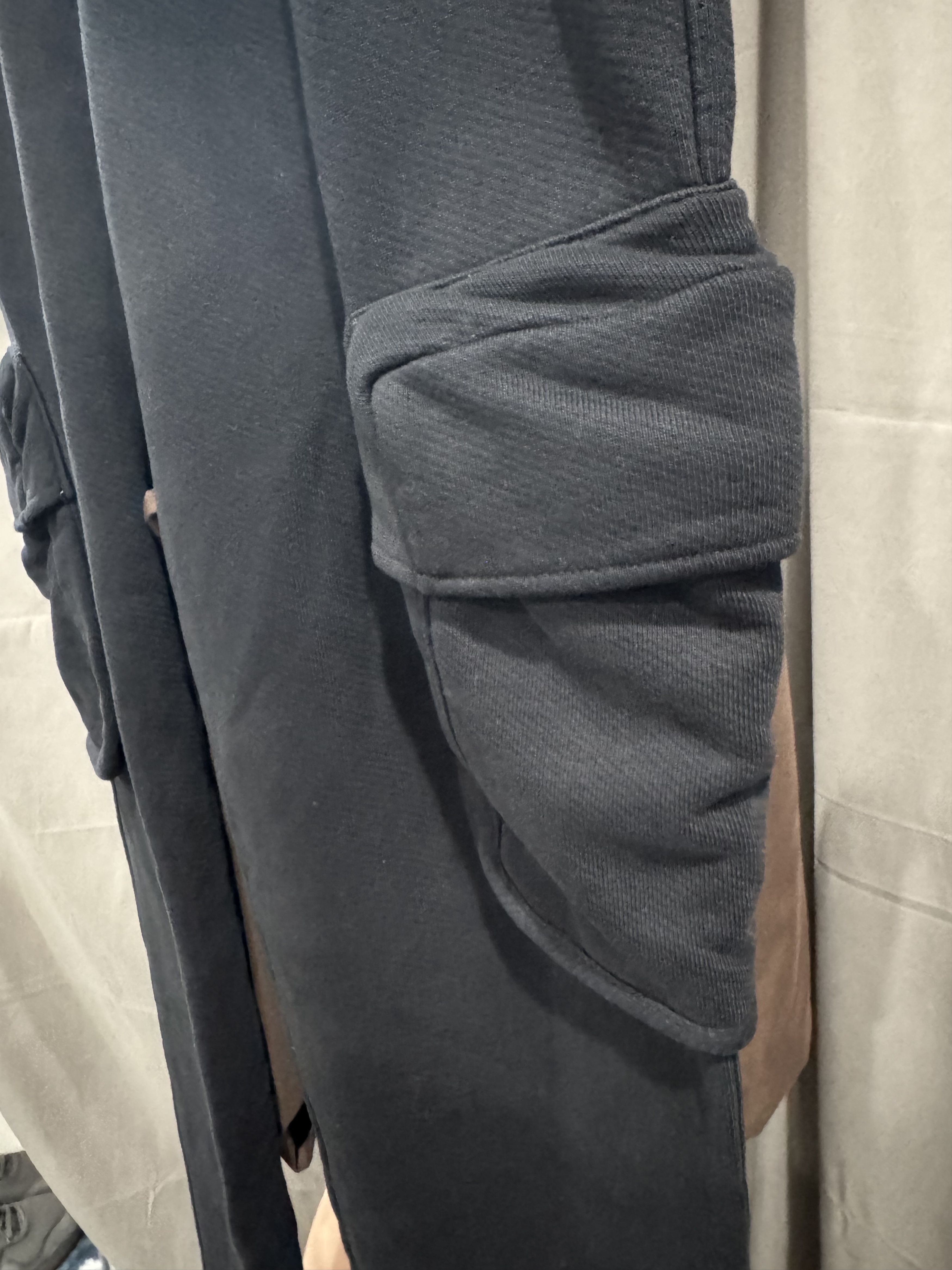 Off-White Off White Cargo Sweatpants Black Size Medium Size US 32 / EU 48 - 7 Thumbnail