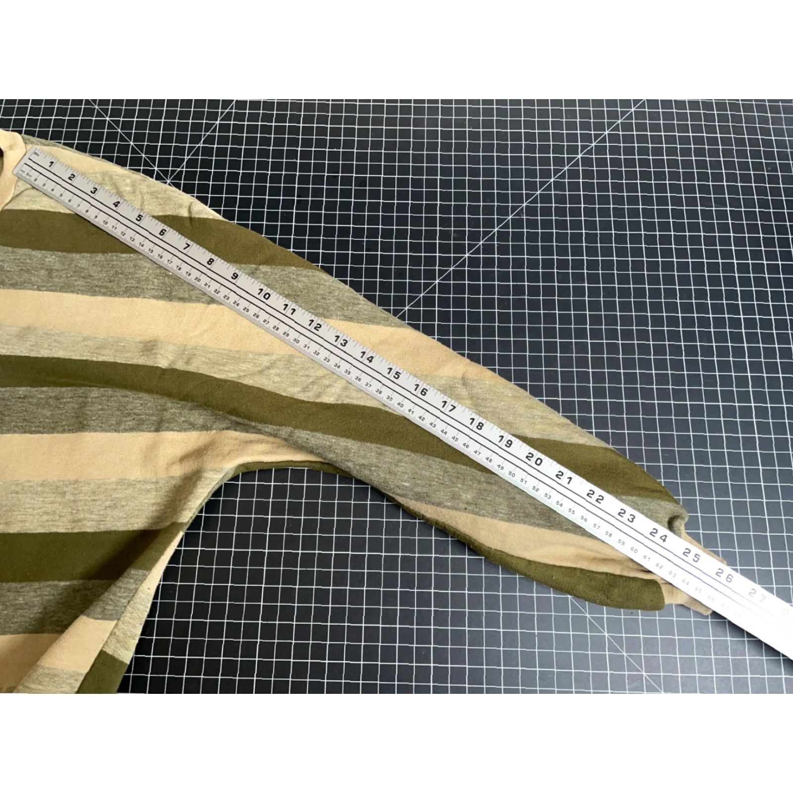 Vintage VINTAGE 70s Striped Sweatshirt Adult Medium Beige J.J. Thunder Crew Neck Long Sleeve 50/50 Cotton Polyester Knit Pullover Size US M / EU 48-50 / 2 - 7 Thumbnail