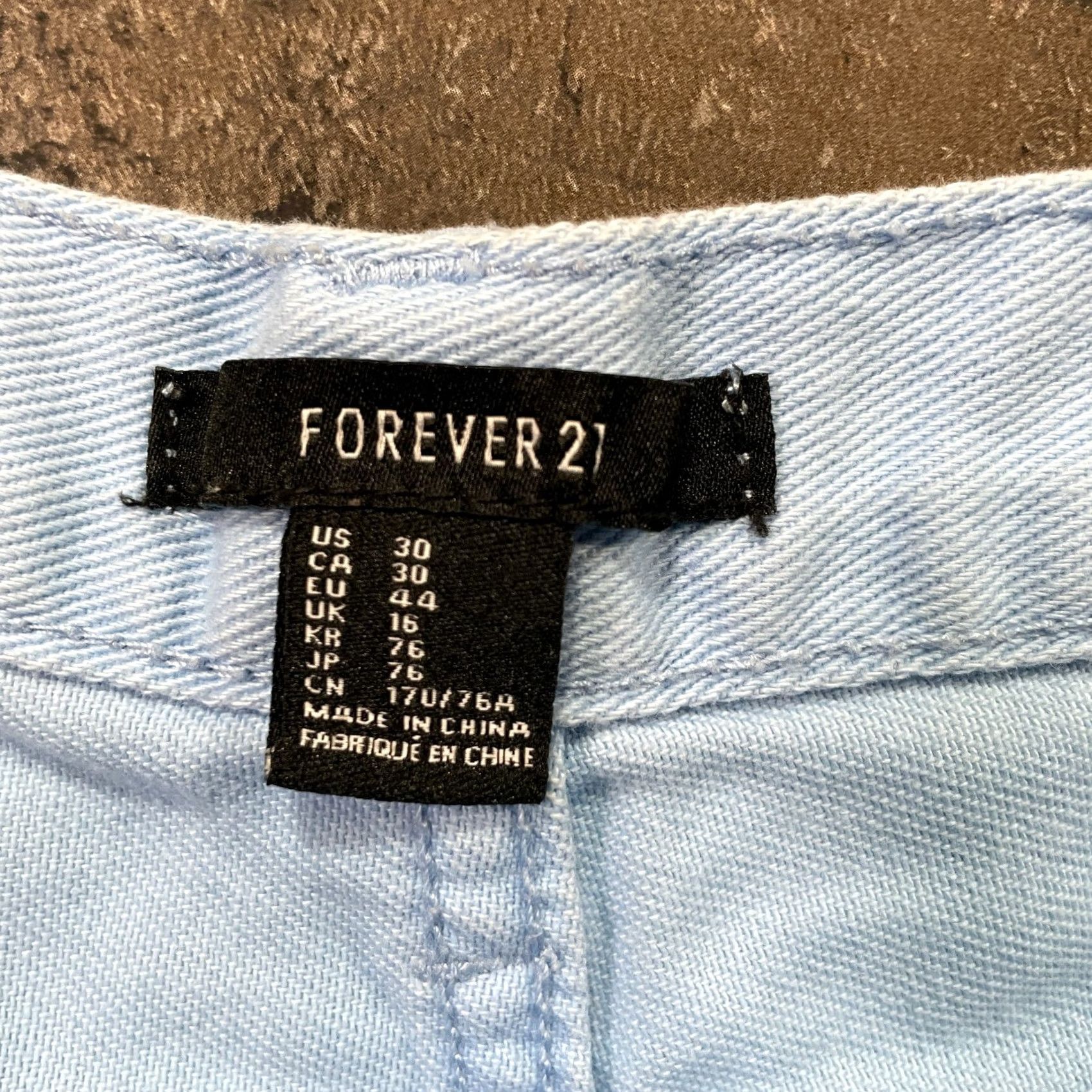 Forever 21 Forever 21 Shorts Womens 30 Blue Cut-Off Mid-Rise Studded Zip Light Wash Denim Shorts Womens 30 Blue Cut-Off Mid-Rise Studded Zip Light Wash Denim Size 30" / US 8 / IT 44 - 3 Thumbnail
