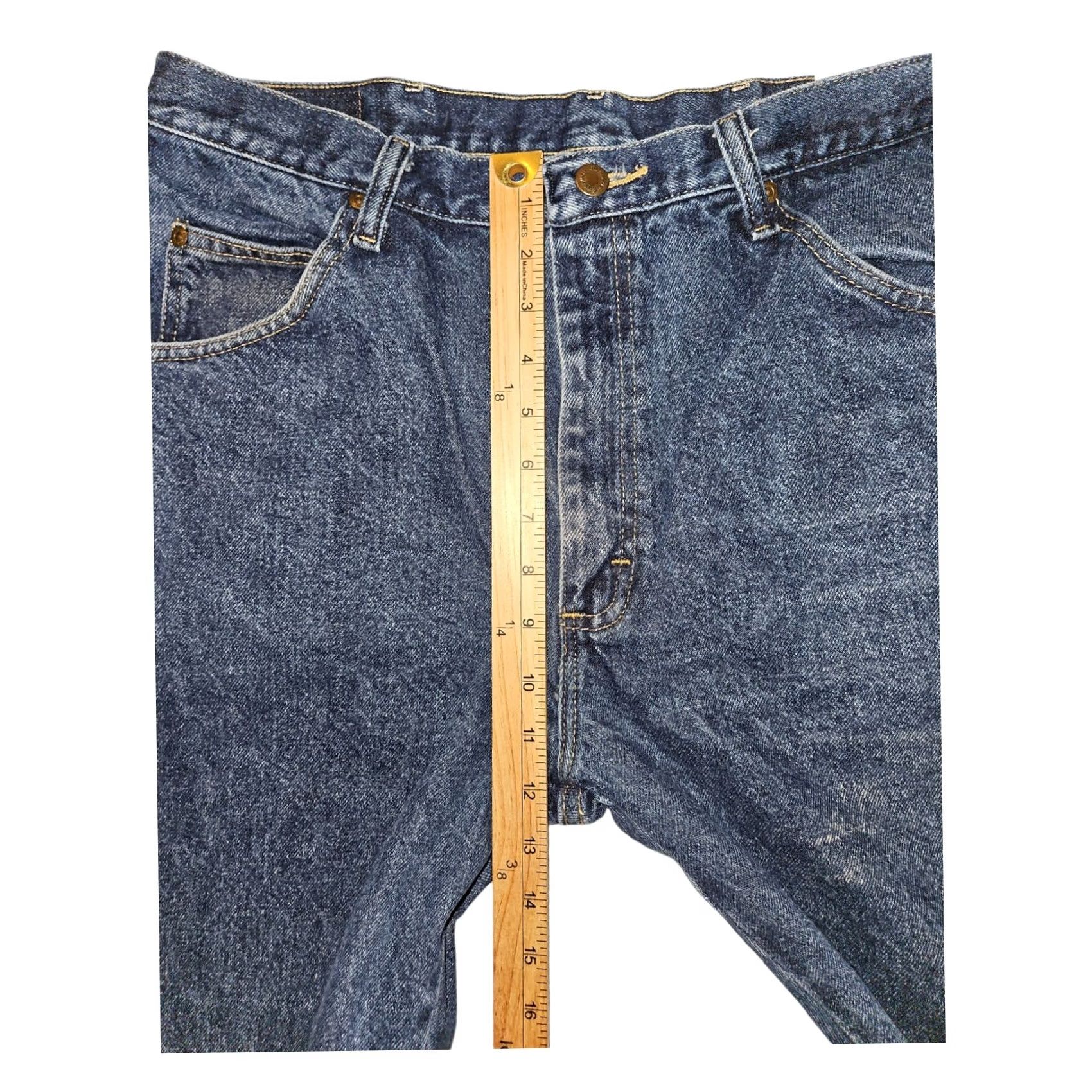 Wrangler Focus: Specifically states "Wrangler Jeans Mens" for immediate relevance Size US 36 / EU 52 - 4 Thumbnail
