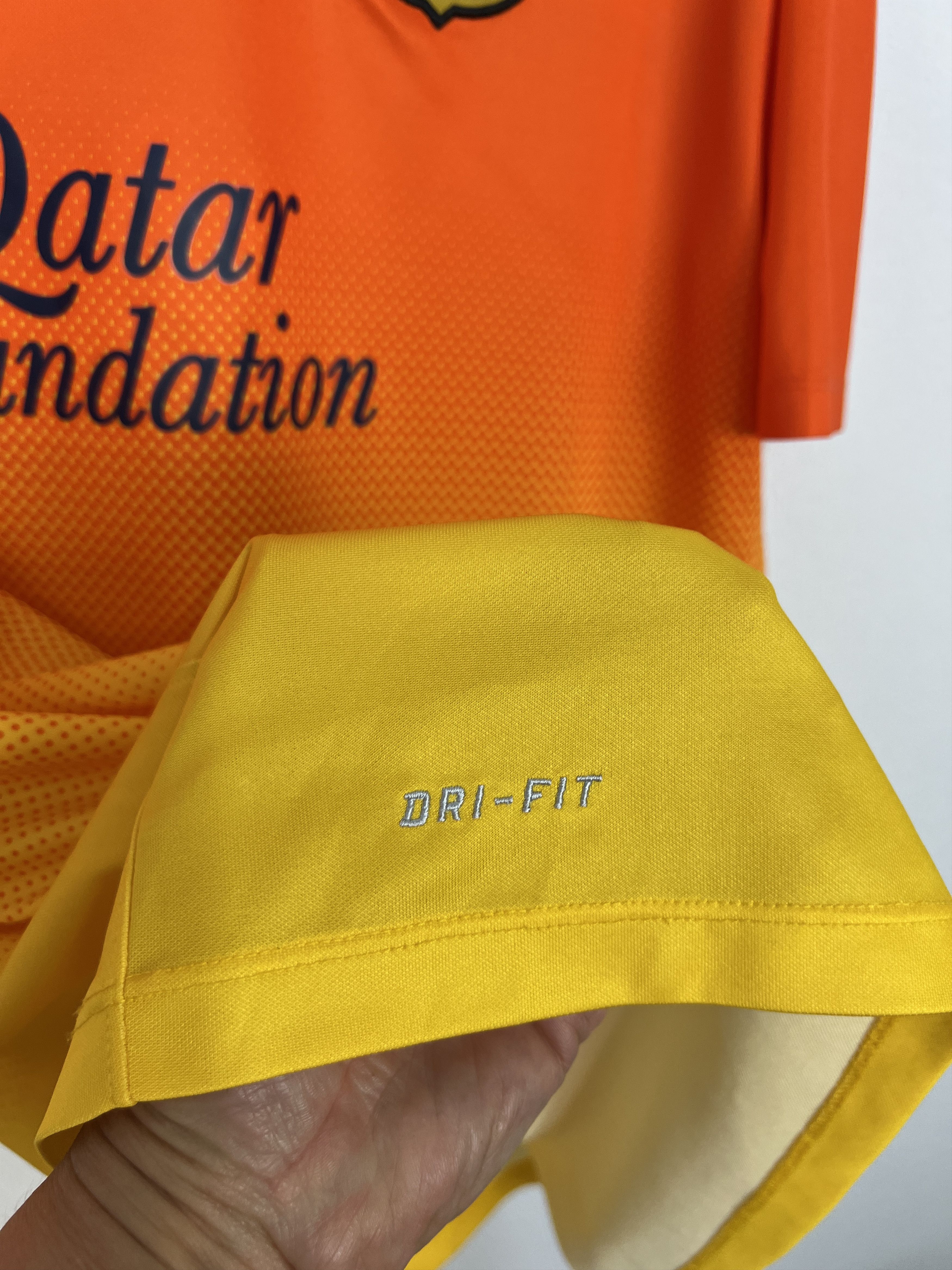 Nike Barcelona Away football shirt 2012 Soccer Nike Jersey Mens Size US XL / EU 56 / 4 - 5 Thumbnail