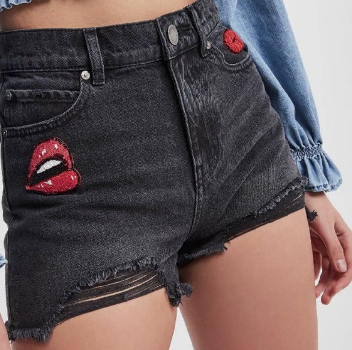 Pinko Pinko Black Limousine Gina Denim Shorts Sequin Lips ( 26 ) Size 26" / US 2 / IT 38 - 1 Thumbnail