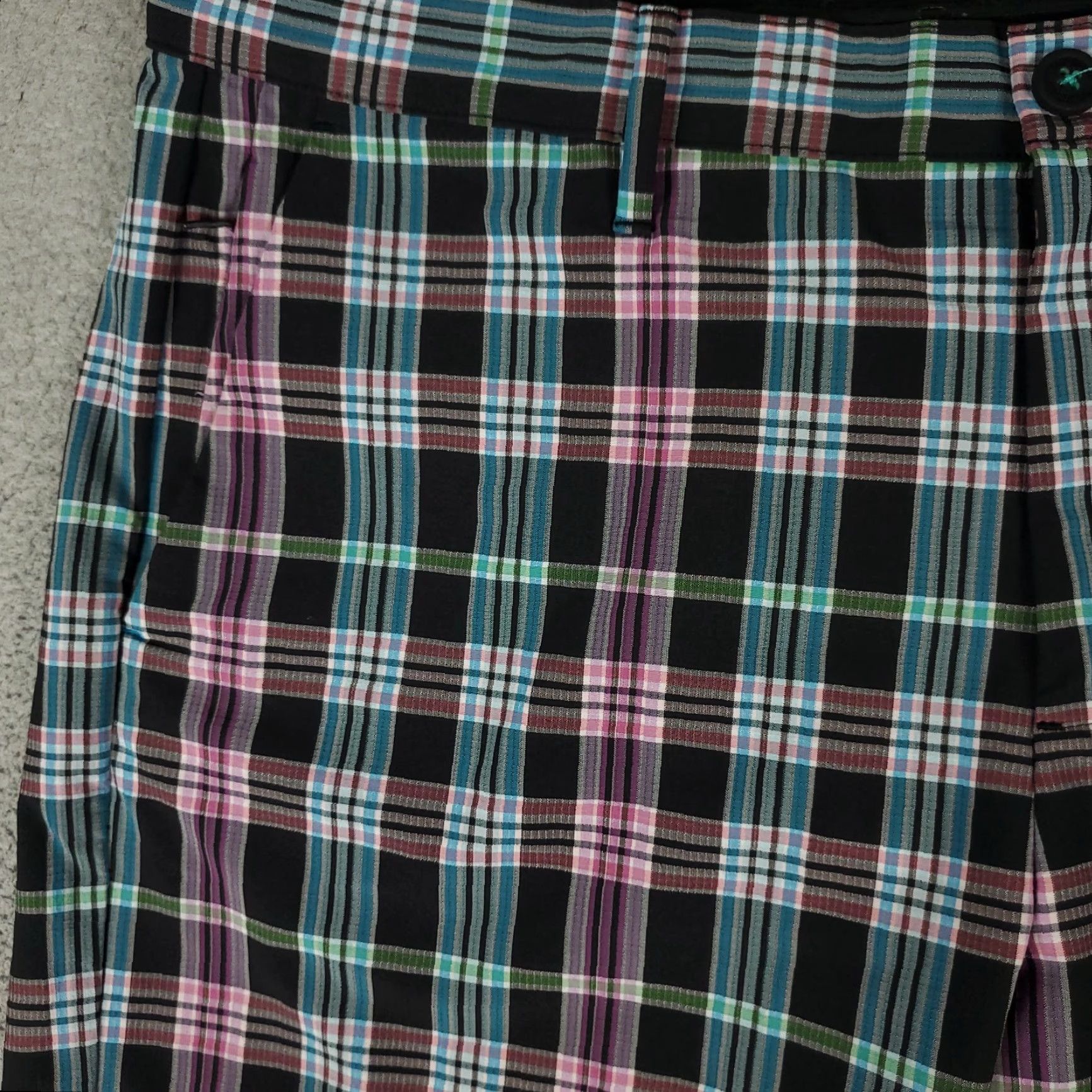Tommy Bahama Tommy Bahama Shorts Mens 35 Plaid Black Polyester Chino Flat Front Casual Flat Front Chino Mens 35 Tommy Bahama Shorts Black Plaid Casual Asian?? Size US 35 - 2 Thumbnail