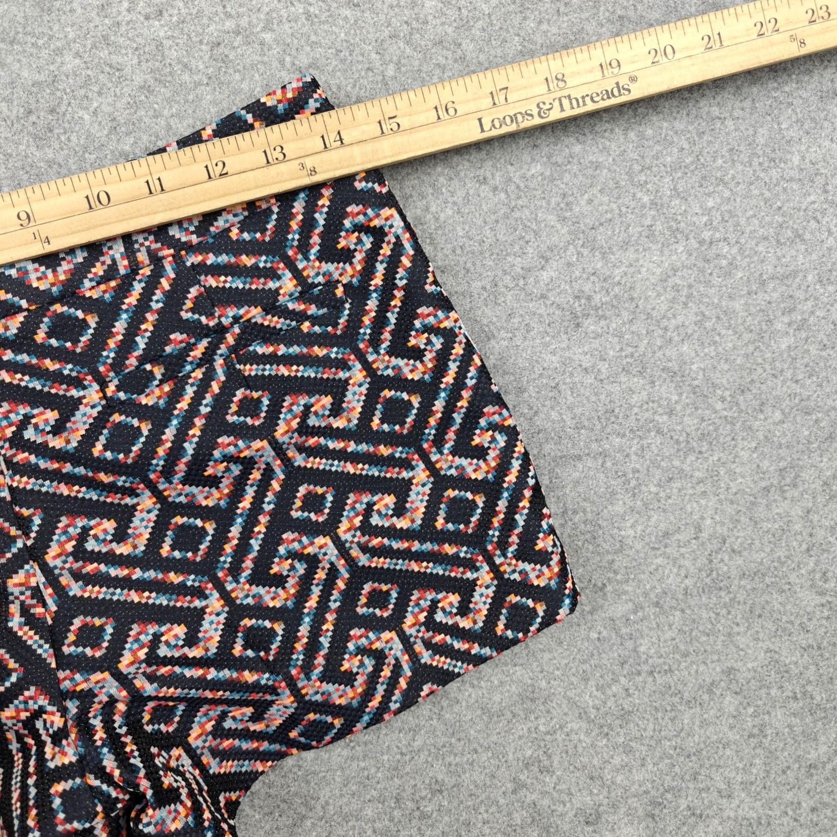 Trina Turk Trina Turk Shorts Womens 00 Blue Geometric Jacquard Chino Dressy Summer Zip Size 24" / US 00 / IT 34 - 7 Thumbnail