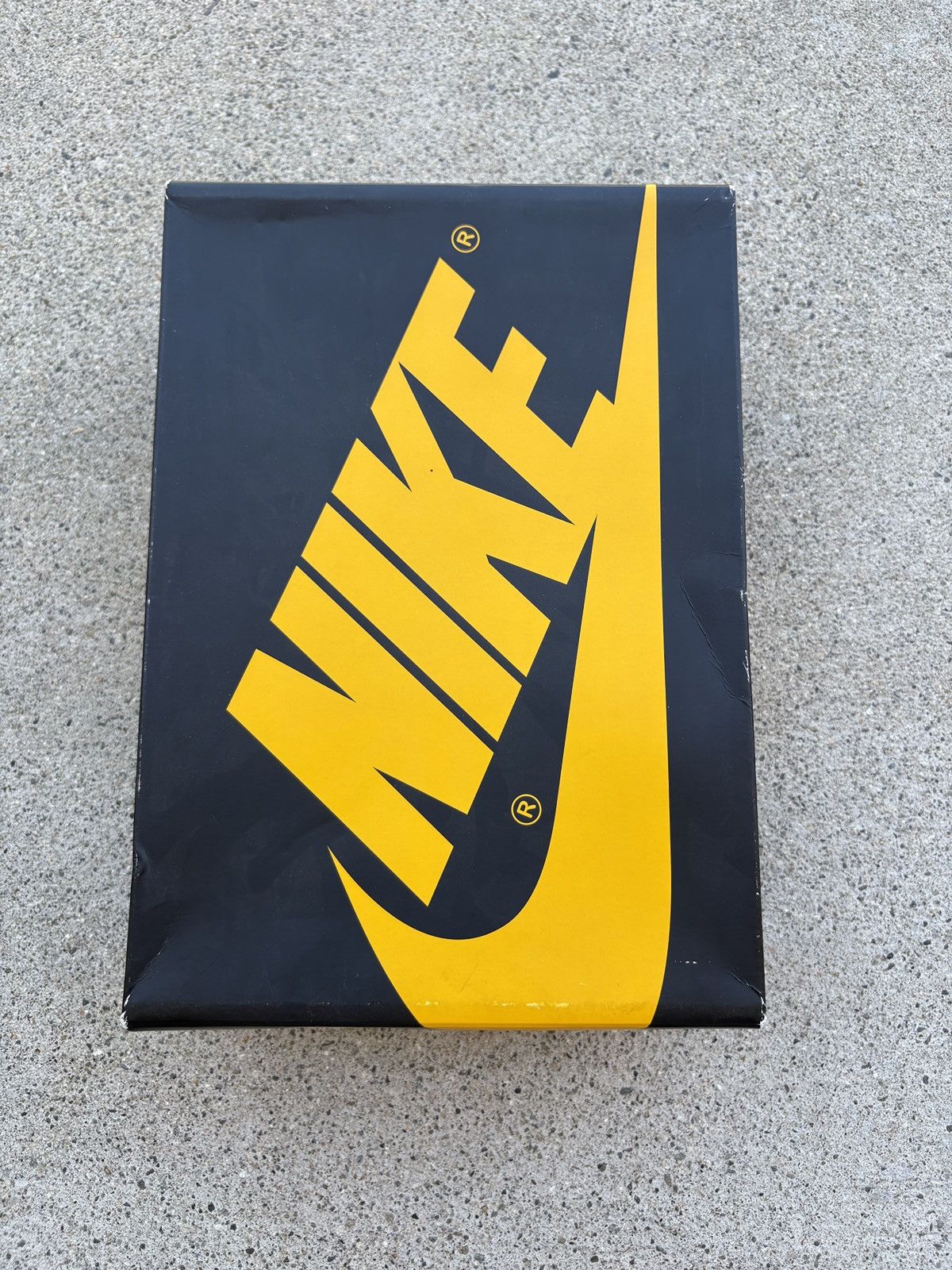 Jordan Brand Jordan 1 Retro High “Pollen” Size Men’s 8.5 Size US 8.5 / EU 41-42 - 2 Thumbnail