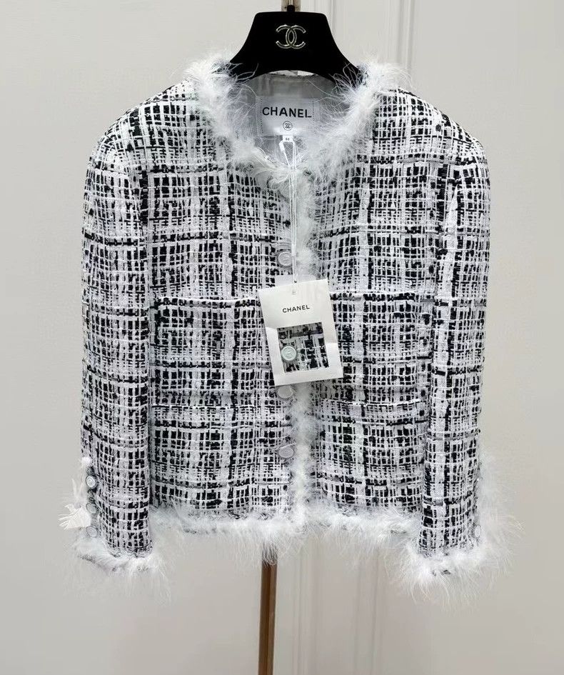 Chanel Chanel 25 Spring and Summer Latest Popular Plaid Feather T Size XS / US 0-2 / IT 36-38 - 1 Thumbnail