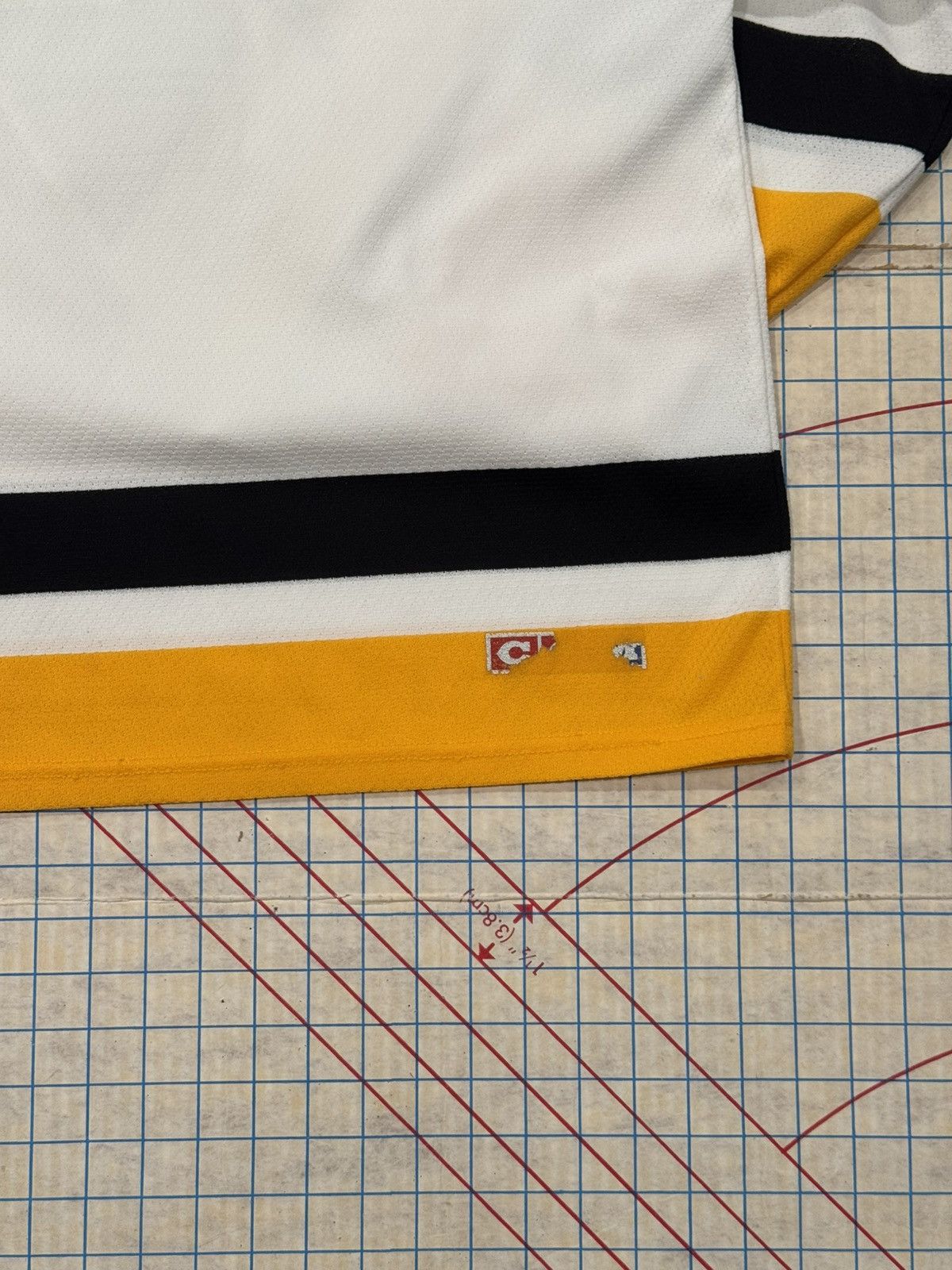 Ccm Vintage CCM Pittsburg Penguins Jersey White Boys Size L/XL Size US XS / EU 42 / 0 - 10 Thumbnail