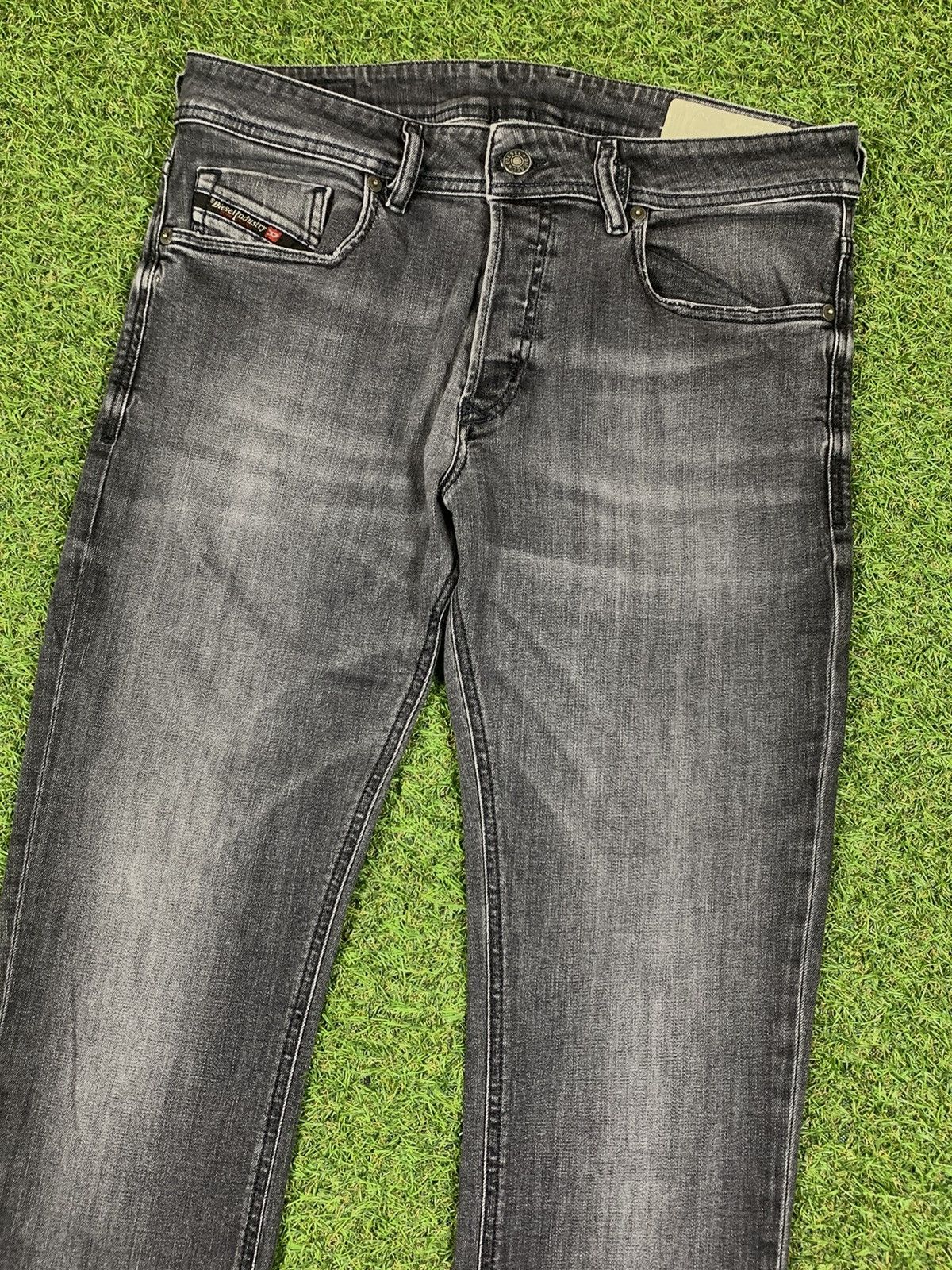 Diesel Vintage Diesel jeans gray denim y2k style size 33x34 Size US 33 - 2 Thumbnail