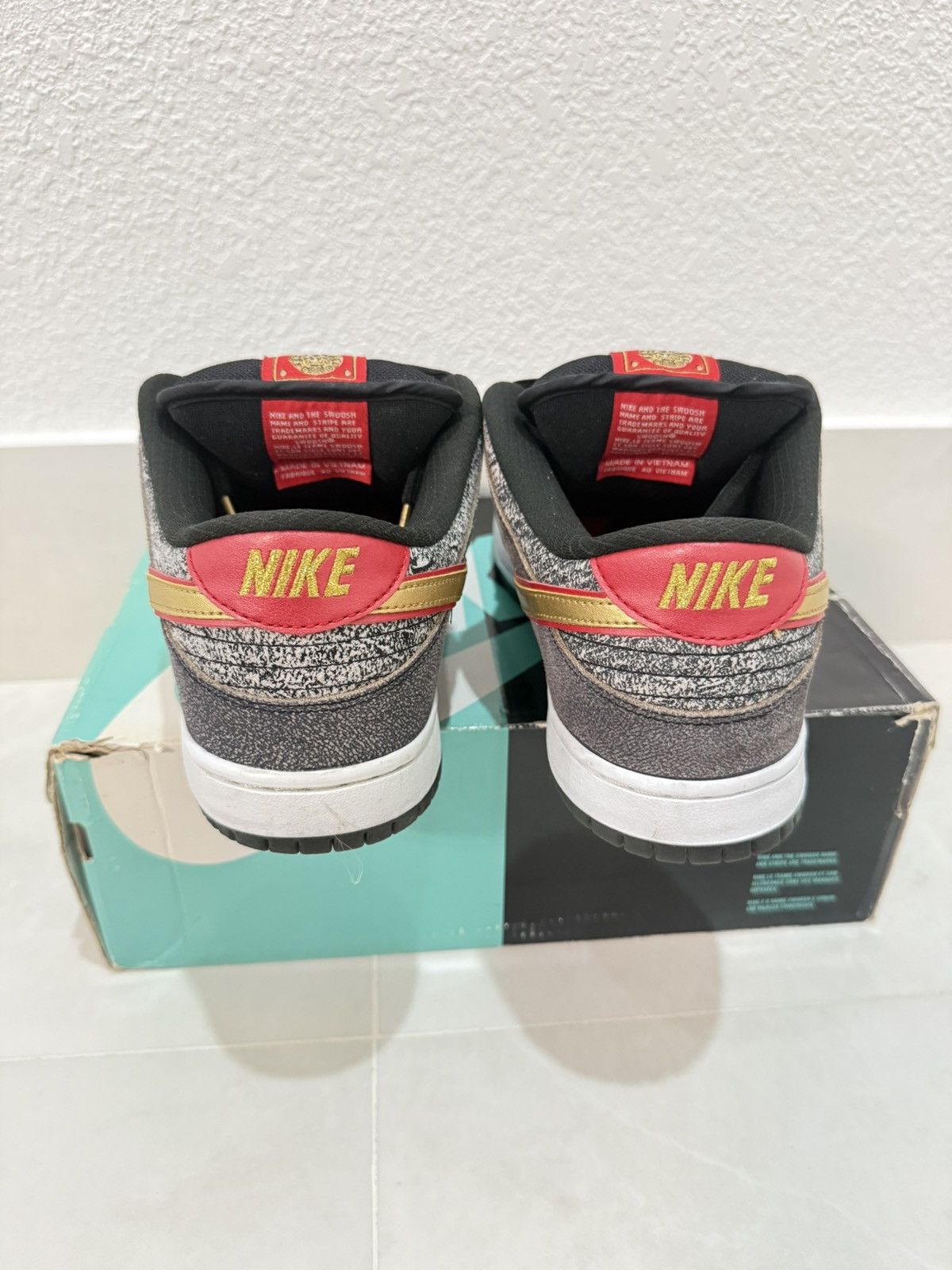 Nike Nike Dunk Low Premium SB QS 'Beijing' Size 11 Used Size US 11 / EU 44 - 6 Thumbnail