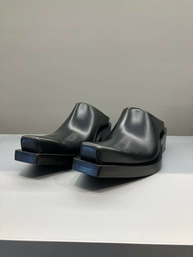 Balenciaga Balenciaga Santiago Mule Sandals Size US 10 / EU 43 - 1 Thumbnail