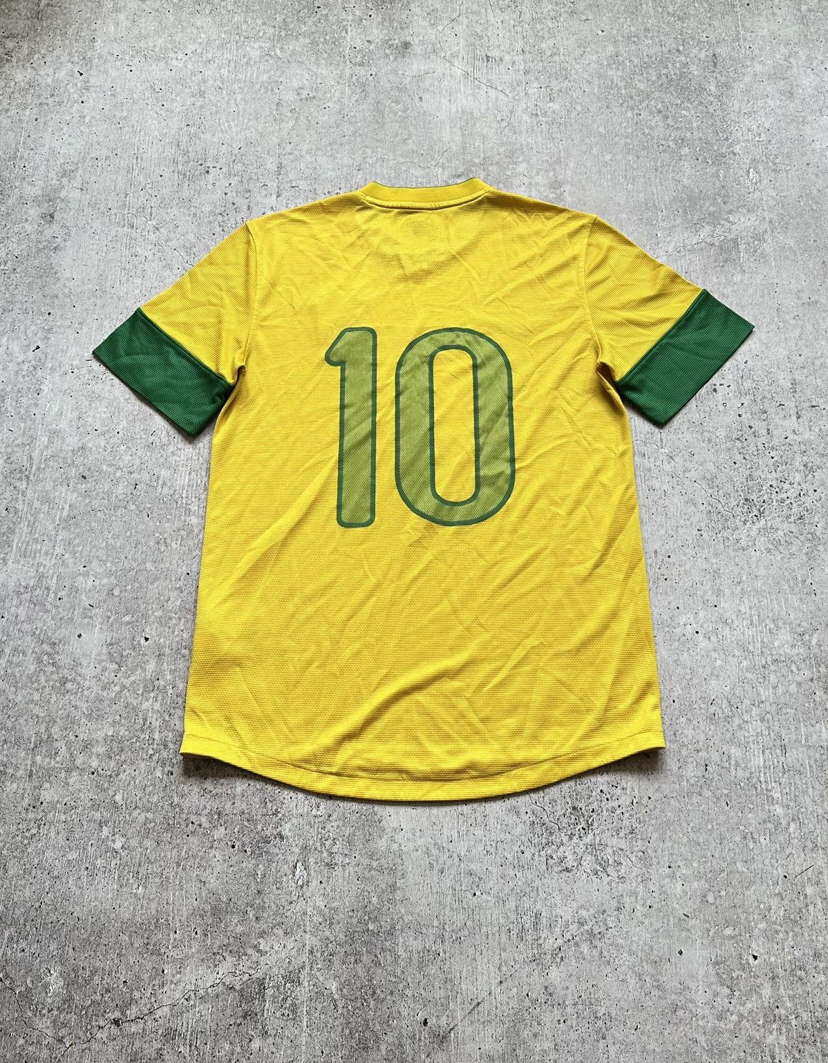 Nike 2012 Nike Brazil Ronaldinho #10 Vintage Soccer Jersey Size US S / EU 44-46 / 1 - 13 Thumbnail