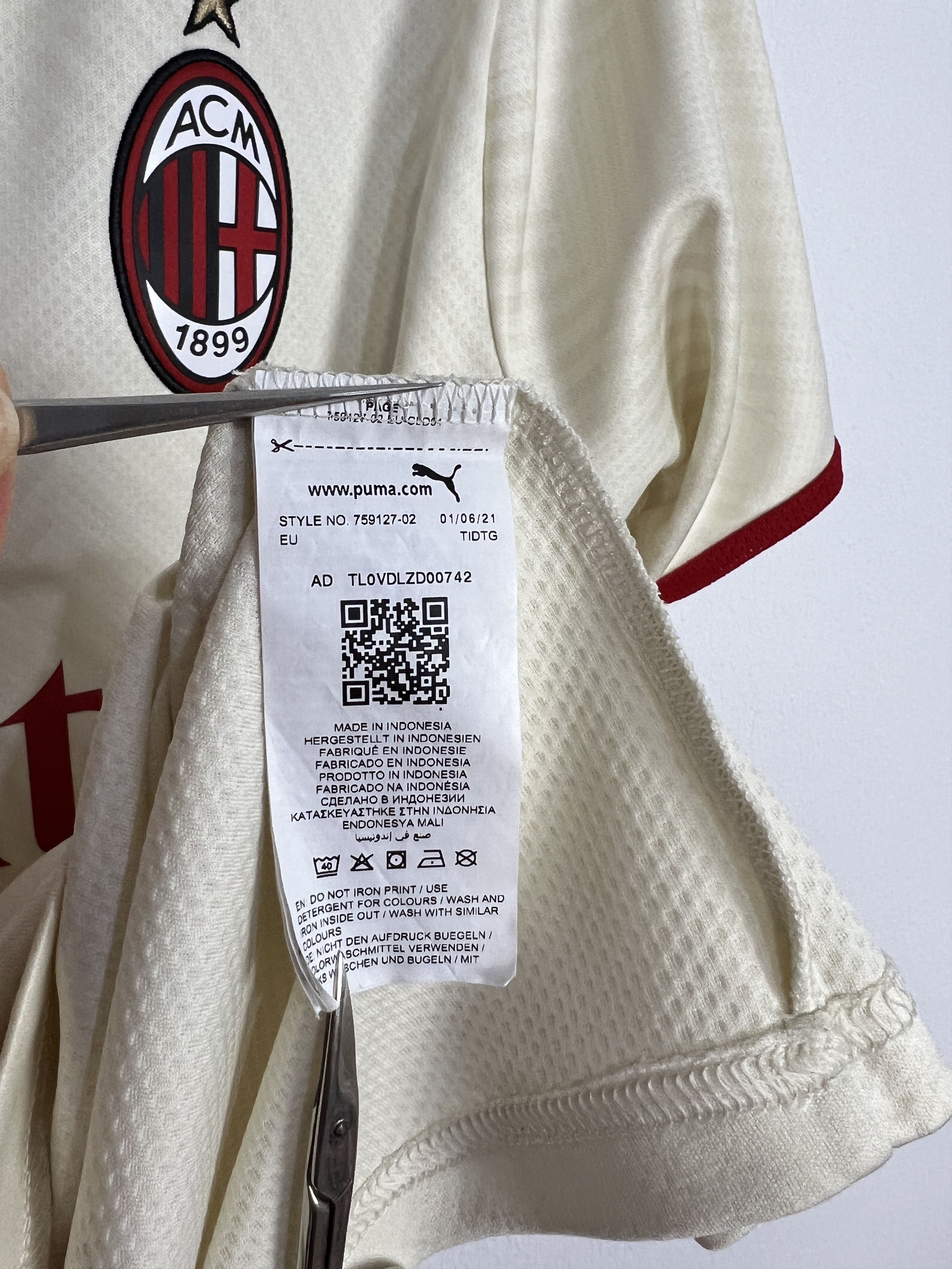 Puma AC Milan Away football shirt Soccer Jersey Maglia Trikot Size US M / EU 48-50 / 2 - 9 Thumbnail