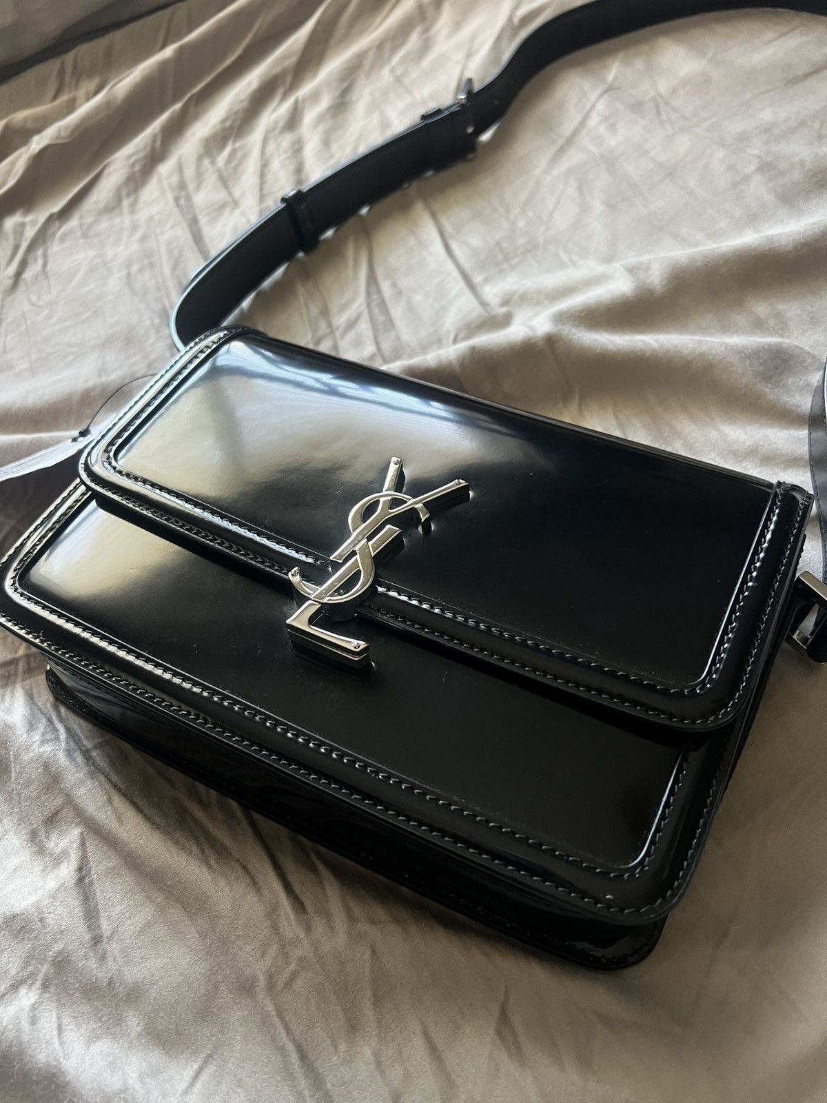 Saint Laurent Paris Saint Laurent Solferino Logo Plaque Medium Shoulder Bag Size ONE SIZE - 2 Thumbnail