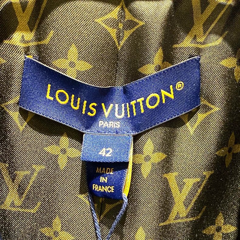 Louis Vuitton Louis Vuitton Midnight blue embroidered logo blazer jacket Size US XS / EU 42 / 0 - 4 Thumbnail