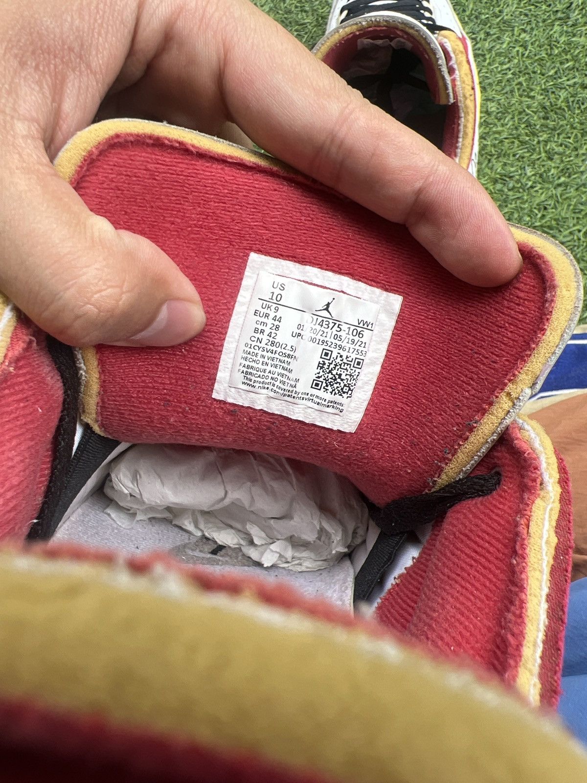 Jordan Brand × Off-White Off-white x AJ2 Low Retro Varsity Red DJ4375-106 Size US 10 / EU 43 - 7 Thumbnail