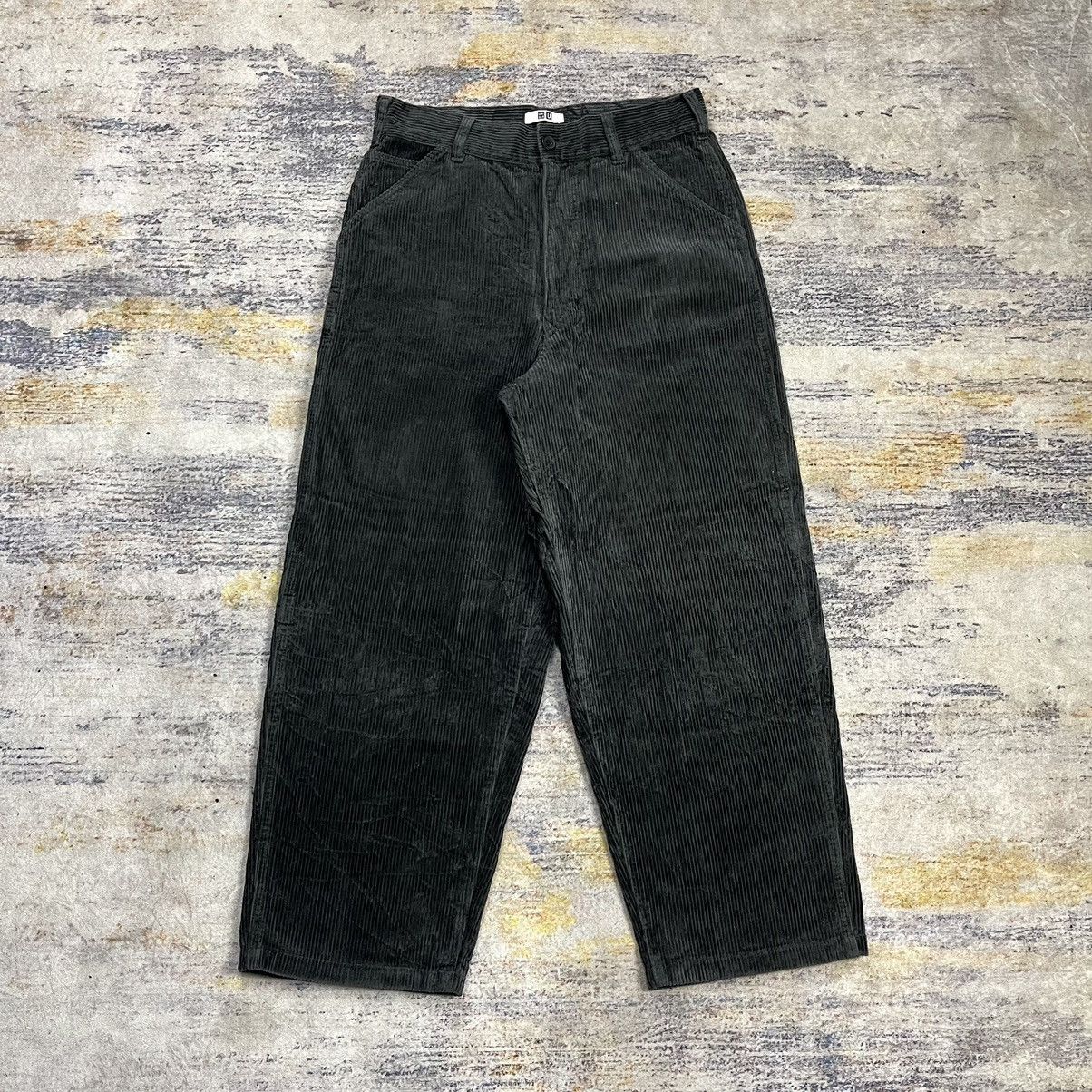 Uniqlo Uniqlo U corduroy baggy pants grey Size US 30 / EU 46 - 1 Thumbnail